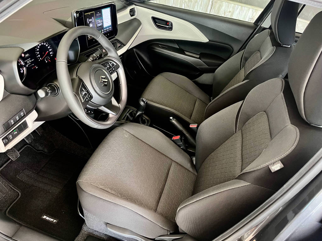 SUZUKI Swift 1.2 Compact+ Hybrid 4x4-image-5