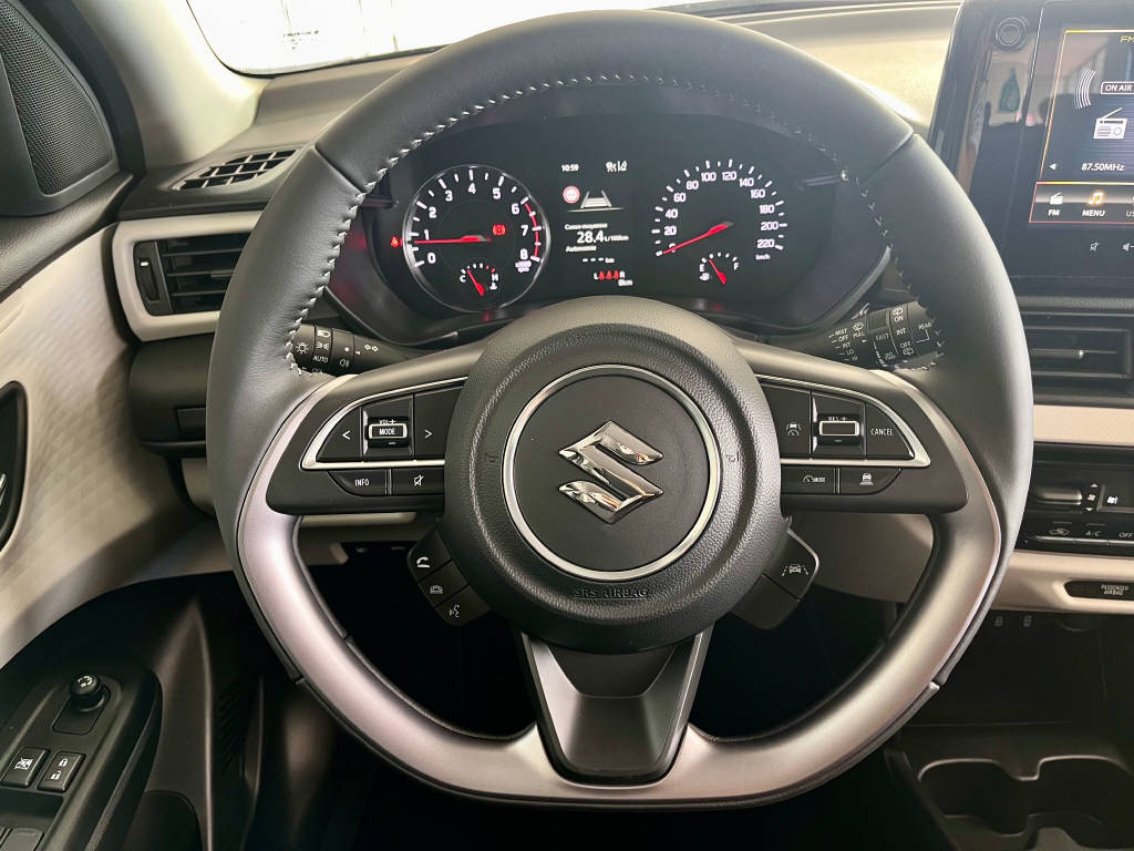 SUZUKI Swift 1.2 Compact+ Hybrid 4x4-image-12