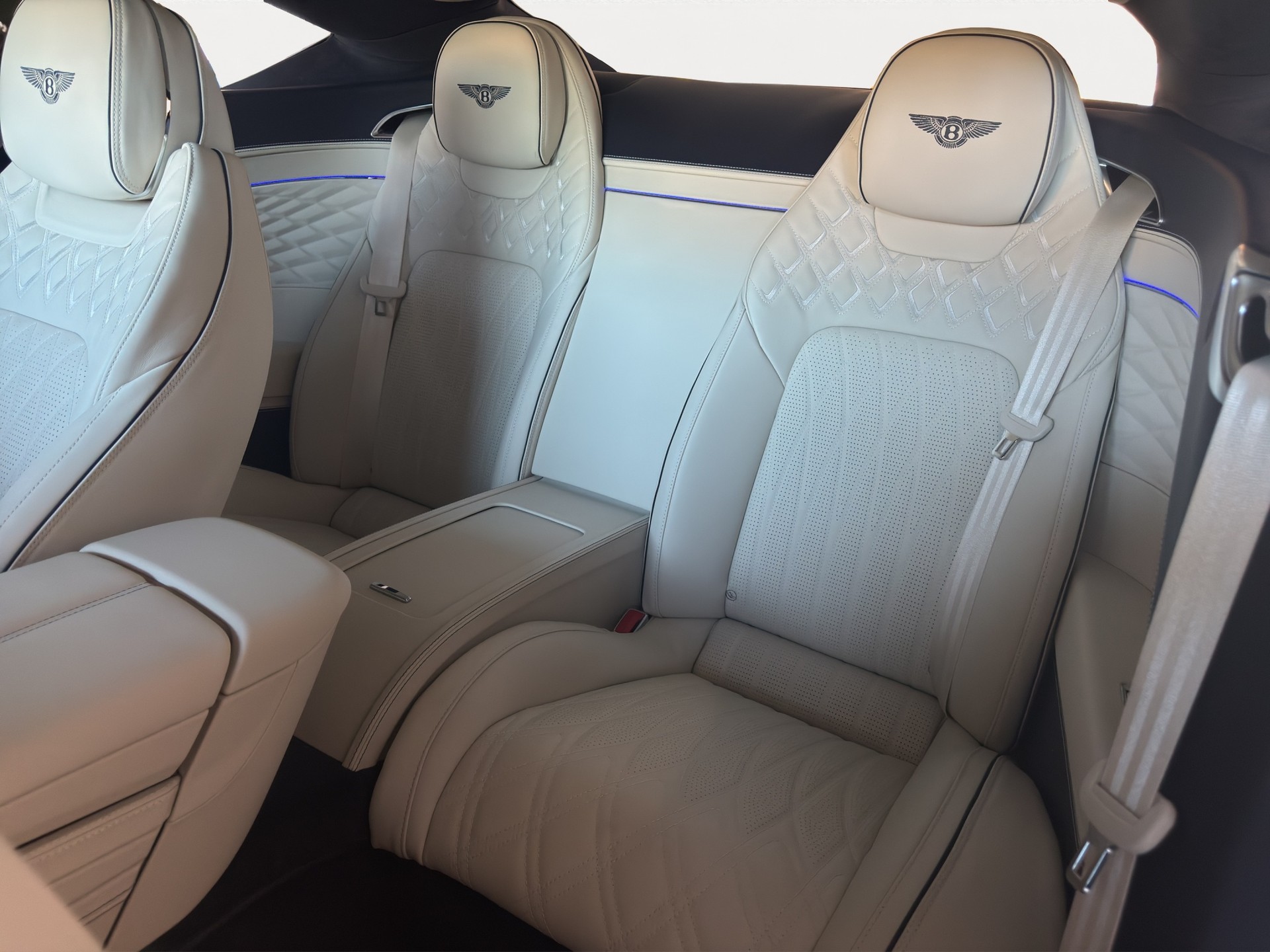 BENTLEY GT Continental Azure-image-10