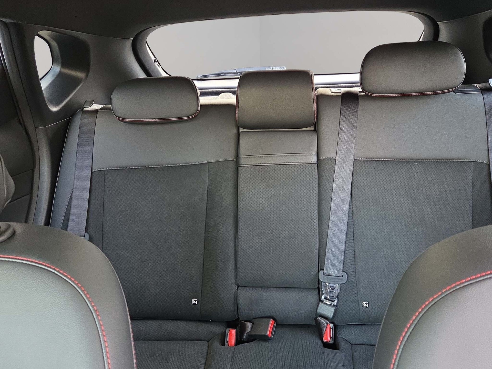 HYUNDAI Kona 1.6 GDi Hybrid N-Line-image-10