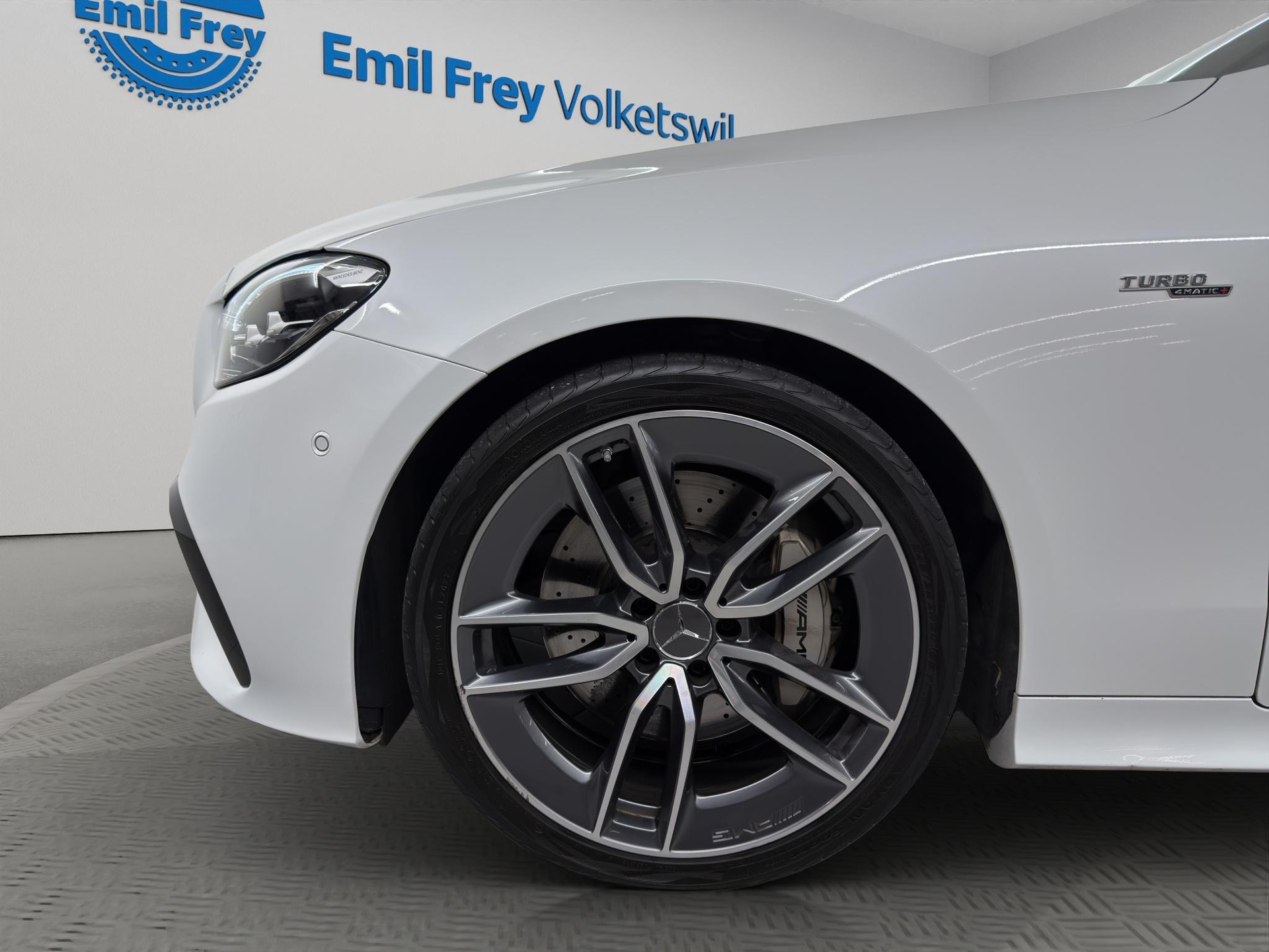 MERCEDES-BENZ E 53 AMG 4matic+ Cabriolet-image-4