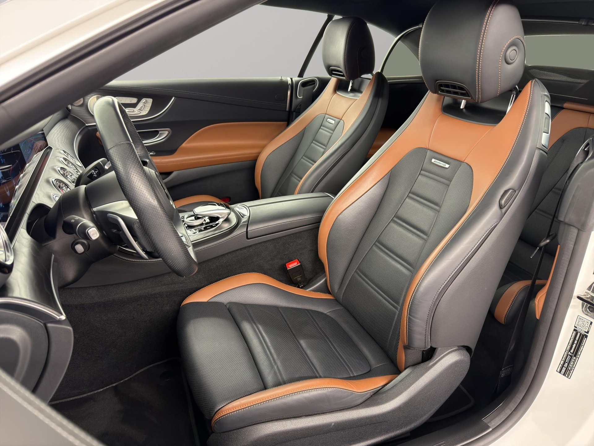 MERCEDES-BENZ E 53 AMG 4matic+ Cabriolet-image-10