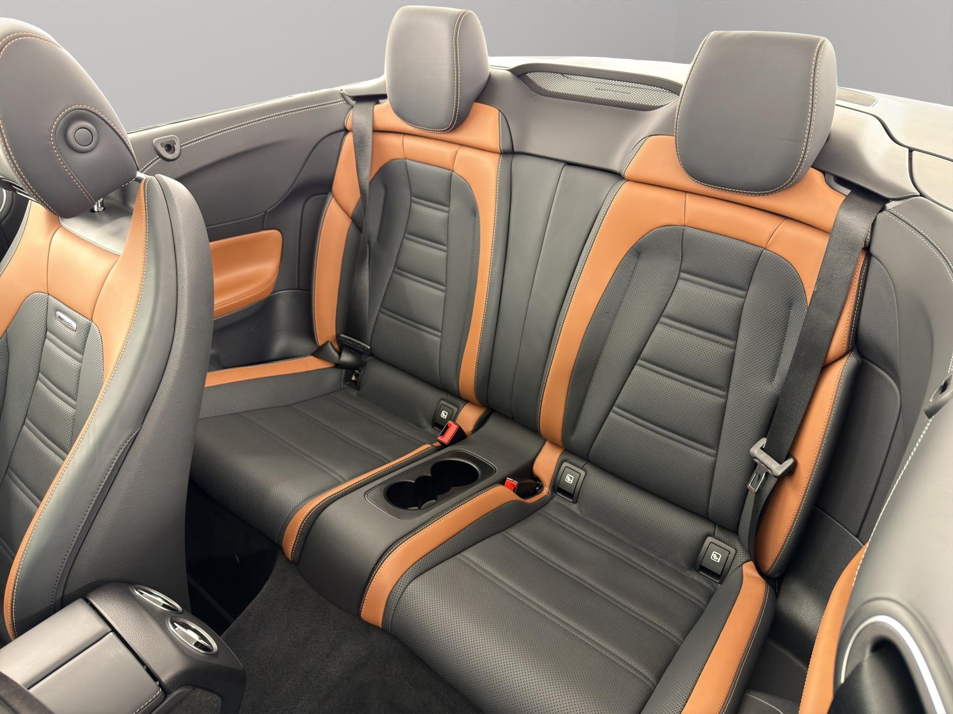 MERCEDES-BENZ E 53 AMG 4matic+ Cabriolet-image-6