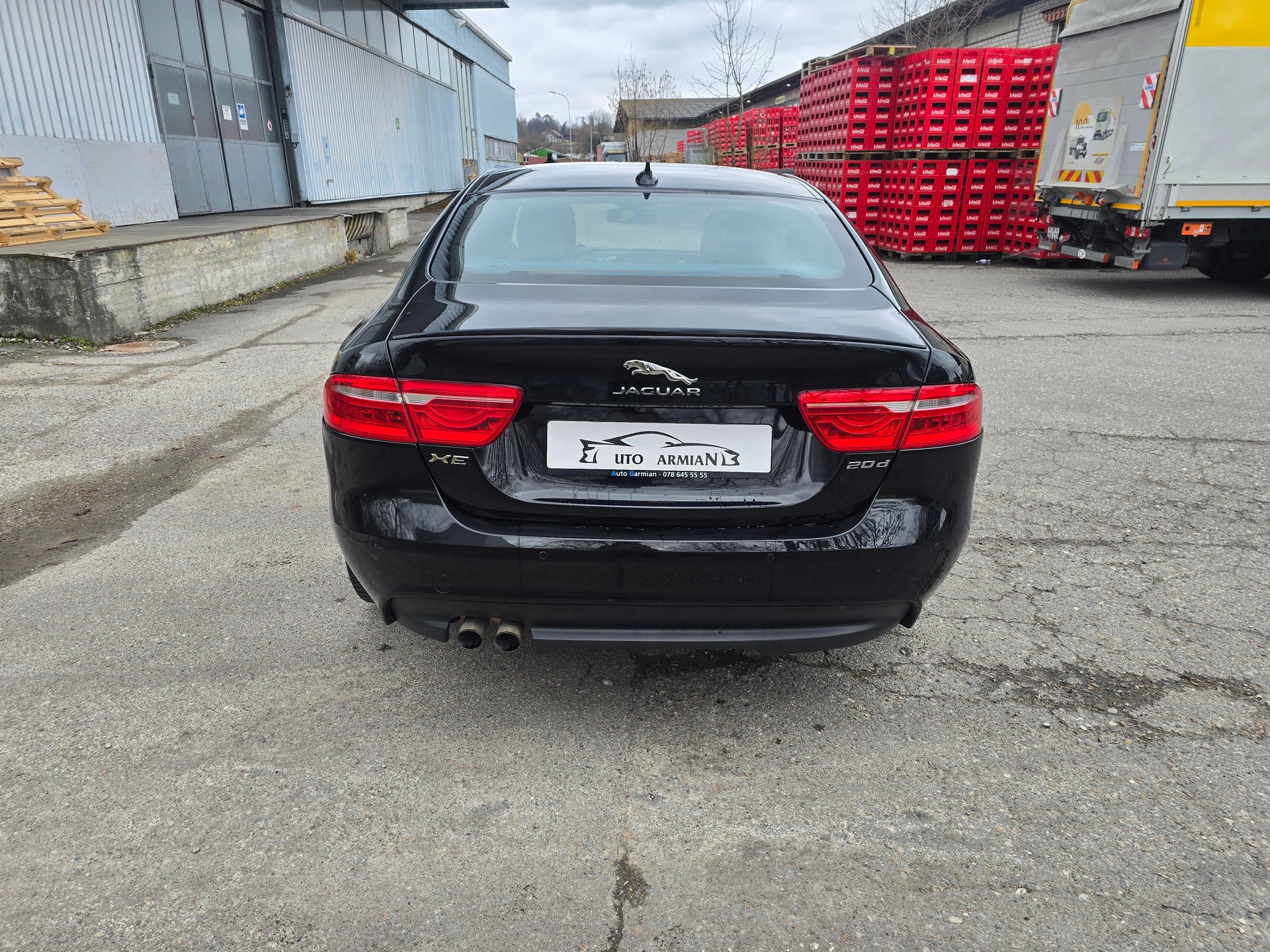 JAGUAR XE 20d Portfolio AWD Automat-showroom-element-3