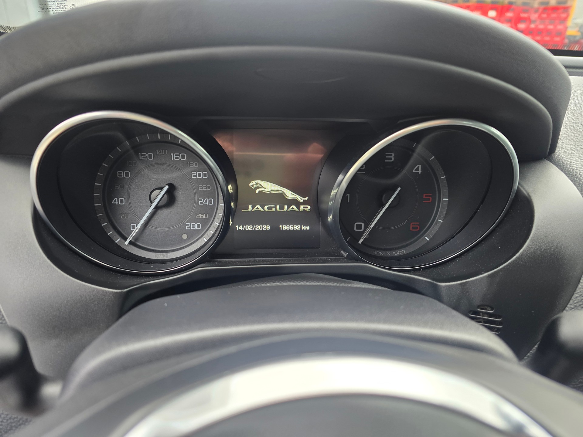 JAGUAR XE 20d Portfolio AWD Automat-image-21