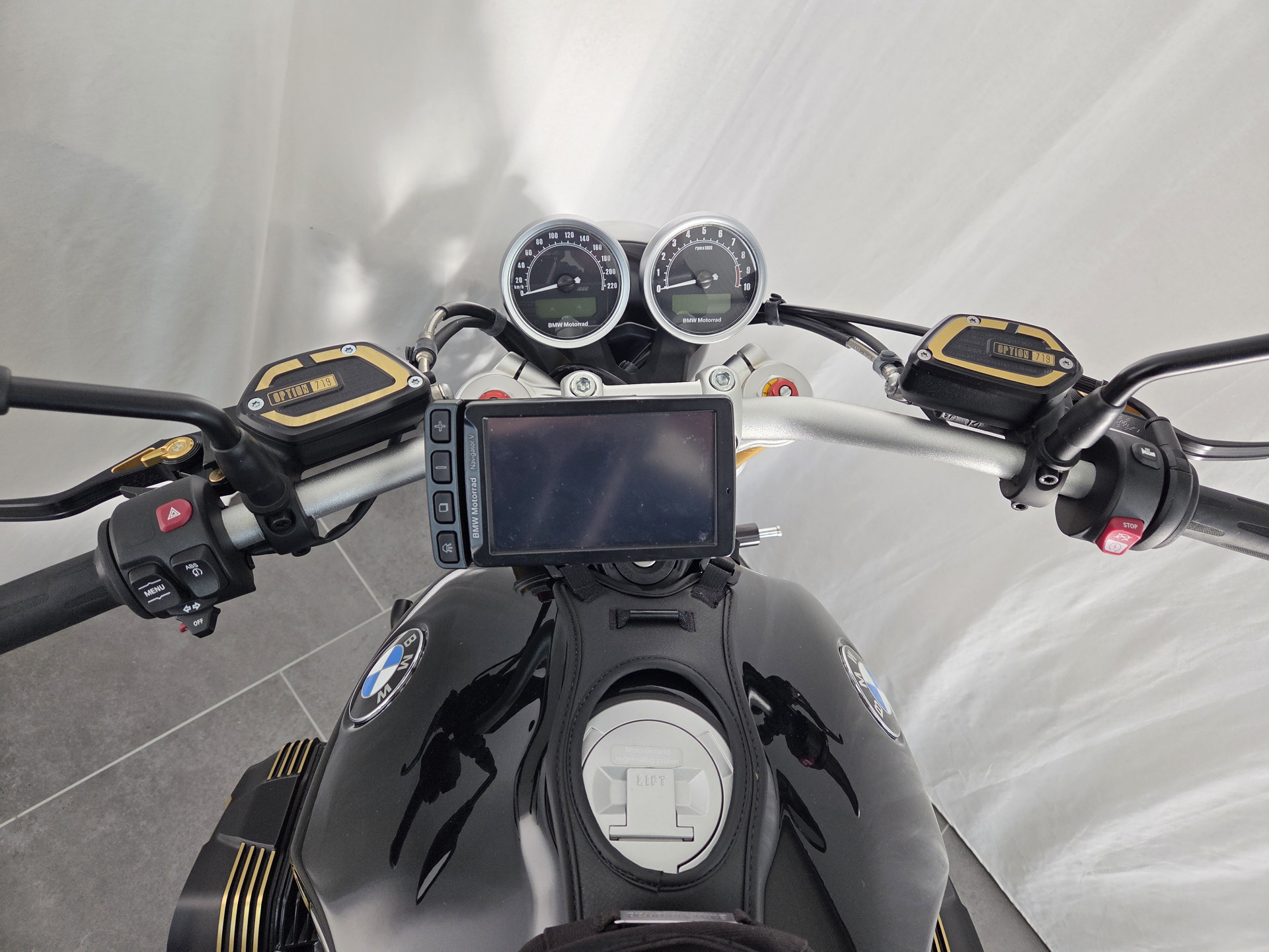 BMW R nineT mit Option 719 Frästeilepaket Club Sport-image-4