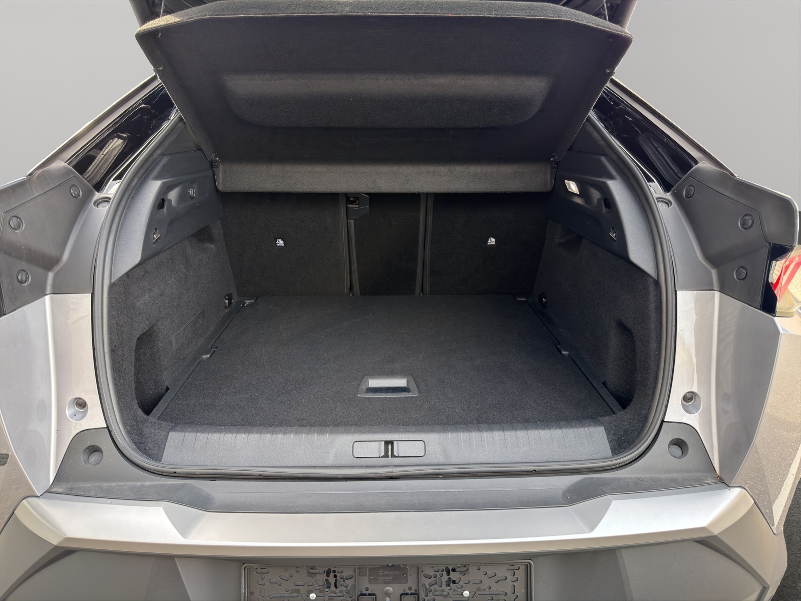 PEUGEOT 3008 1.2 Hybrid GT-image-5