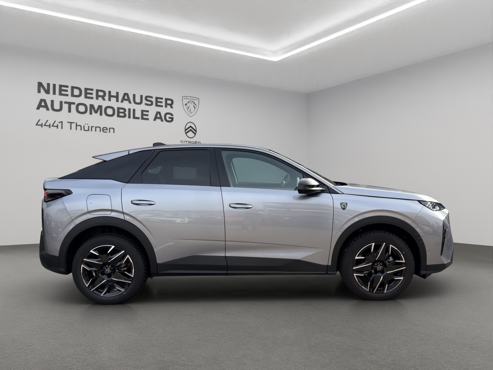 PEUGEOT 3008 1.2 Hybrid GT-showroom-element-1