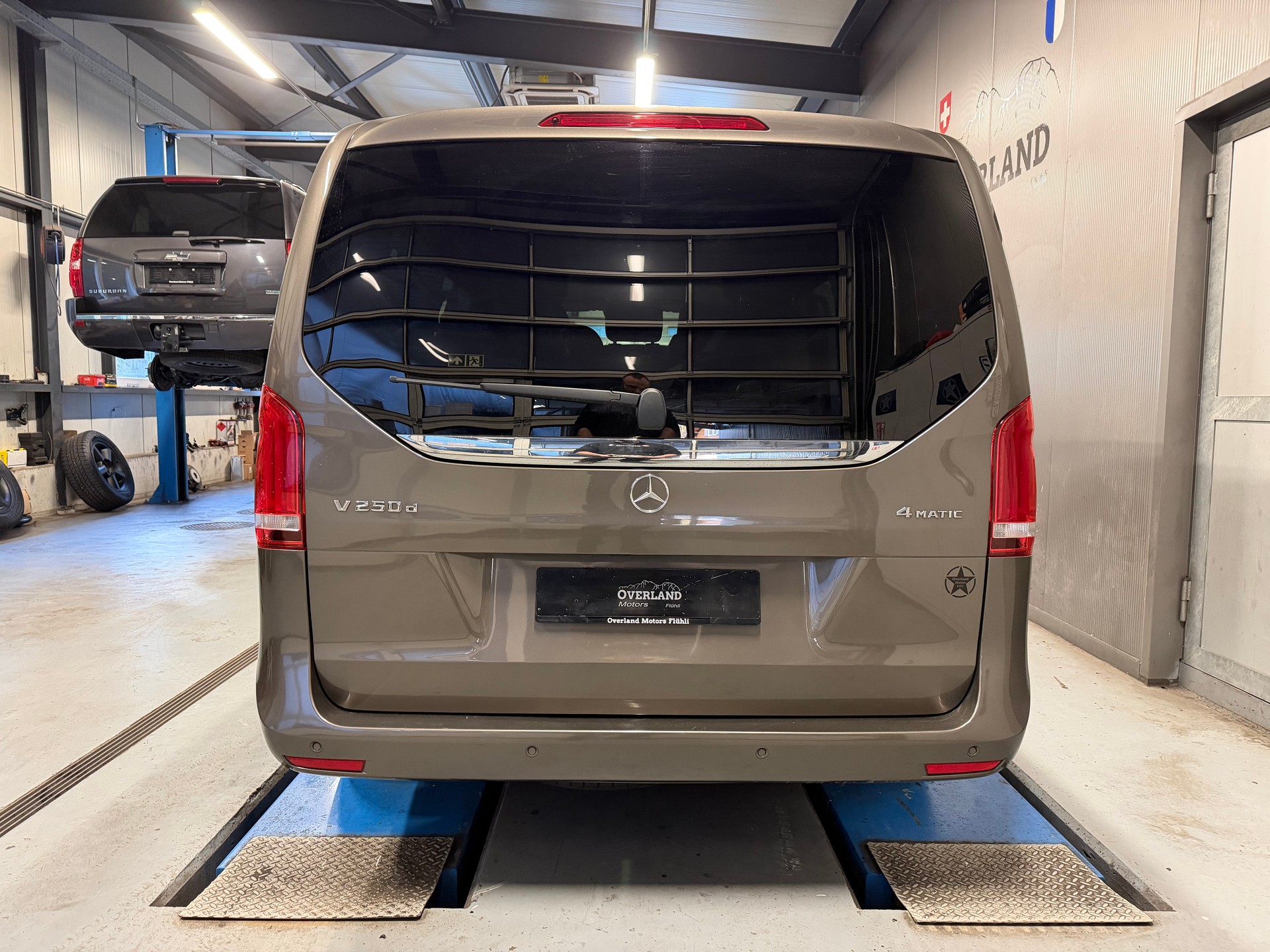 MERCEDES-BENZ V 250 d Avantgarde lang 4Matic 7G-Tronic-image-5