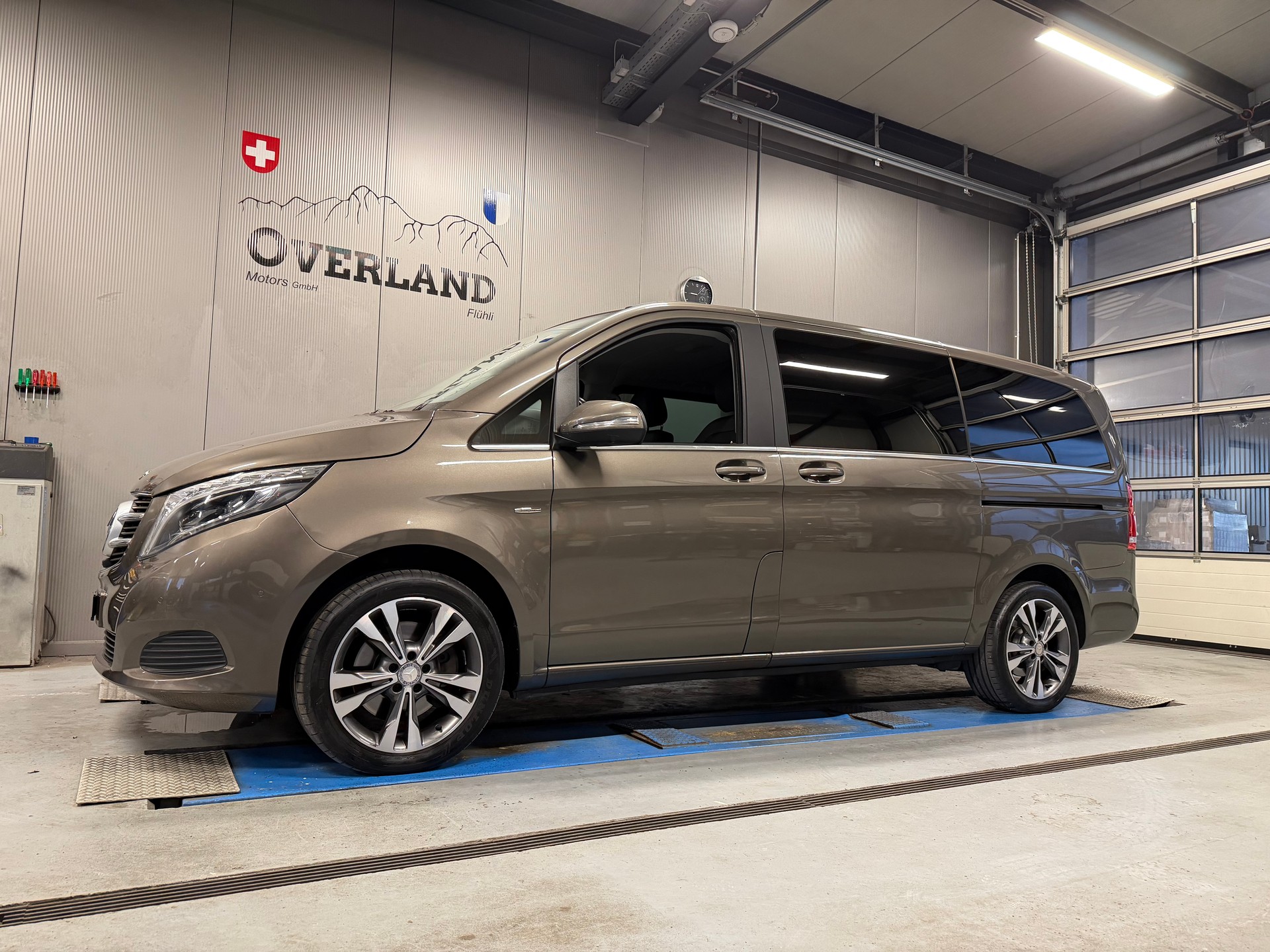 MERCEDES-BENZ V 250 d Avantgarde lang 4Matic 7G-Tronic-showroom-element-1
