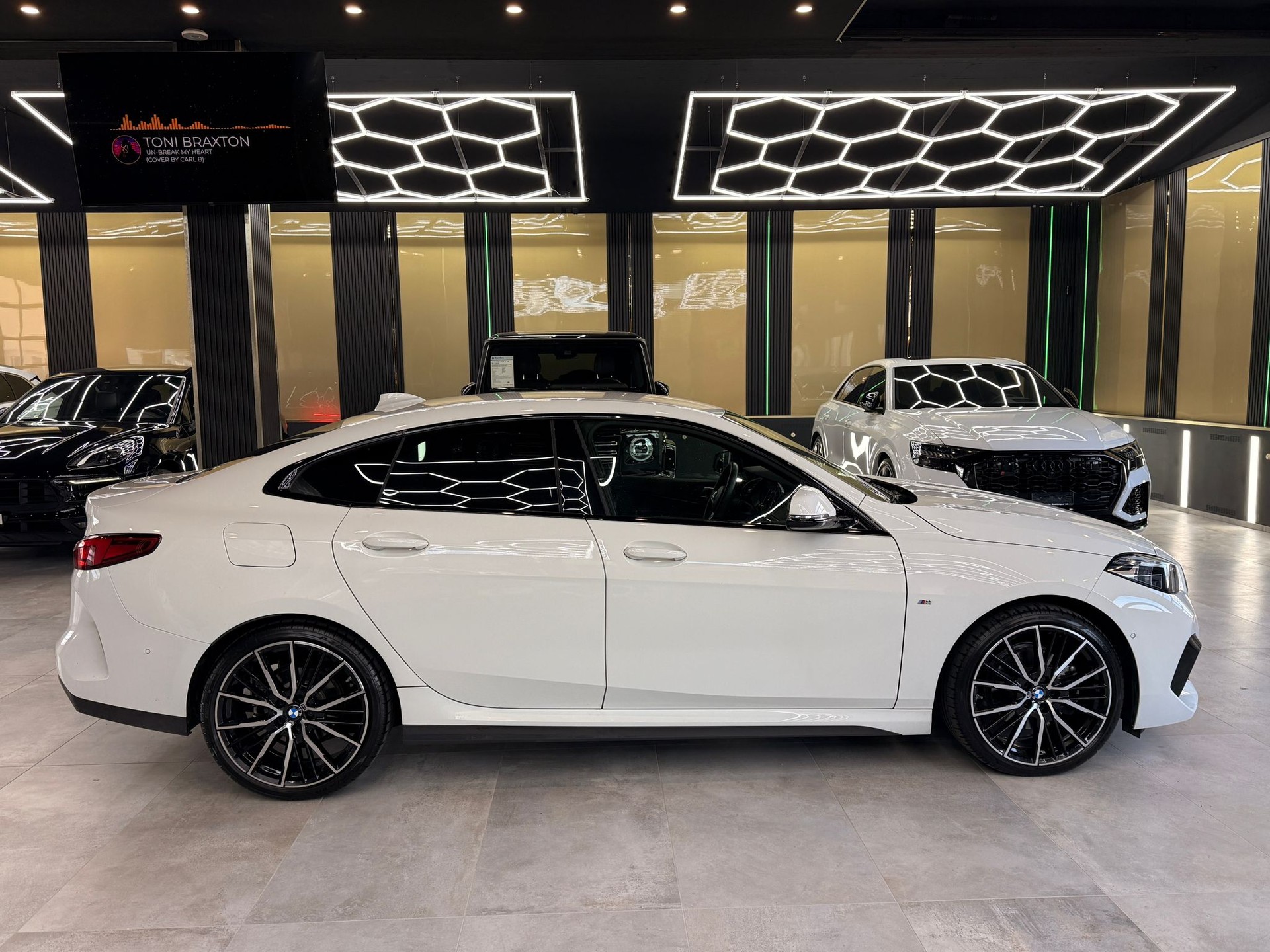 BMW 218i Gran Coupé M Sport Steptronic-showroom-element-3