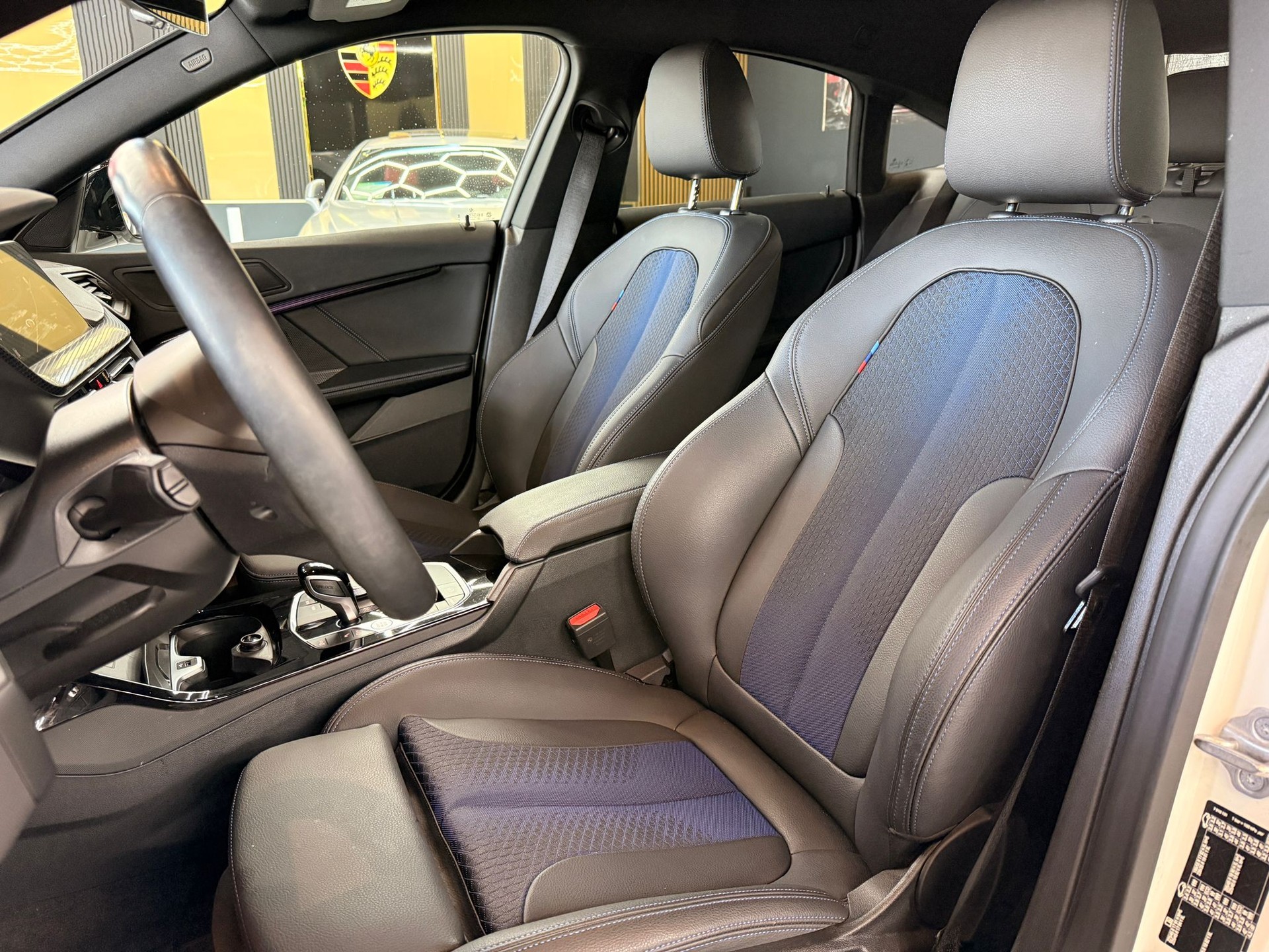 BMW 218i Gran Coupé M Sport Steptronic-image-9