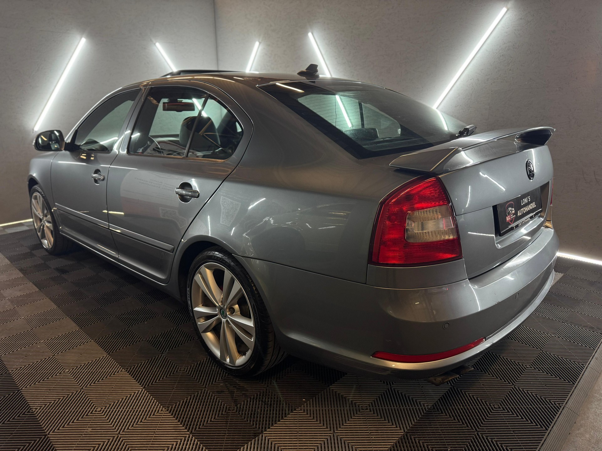 SKODA Octavia 2.0 TDI RS DSG-image-5