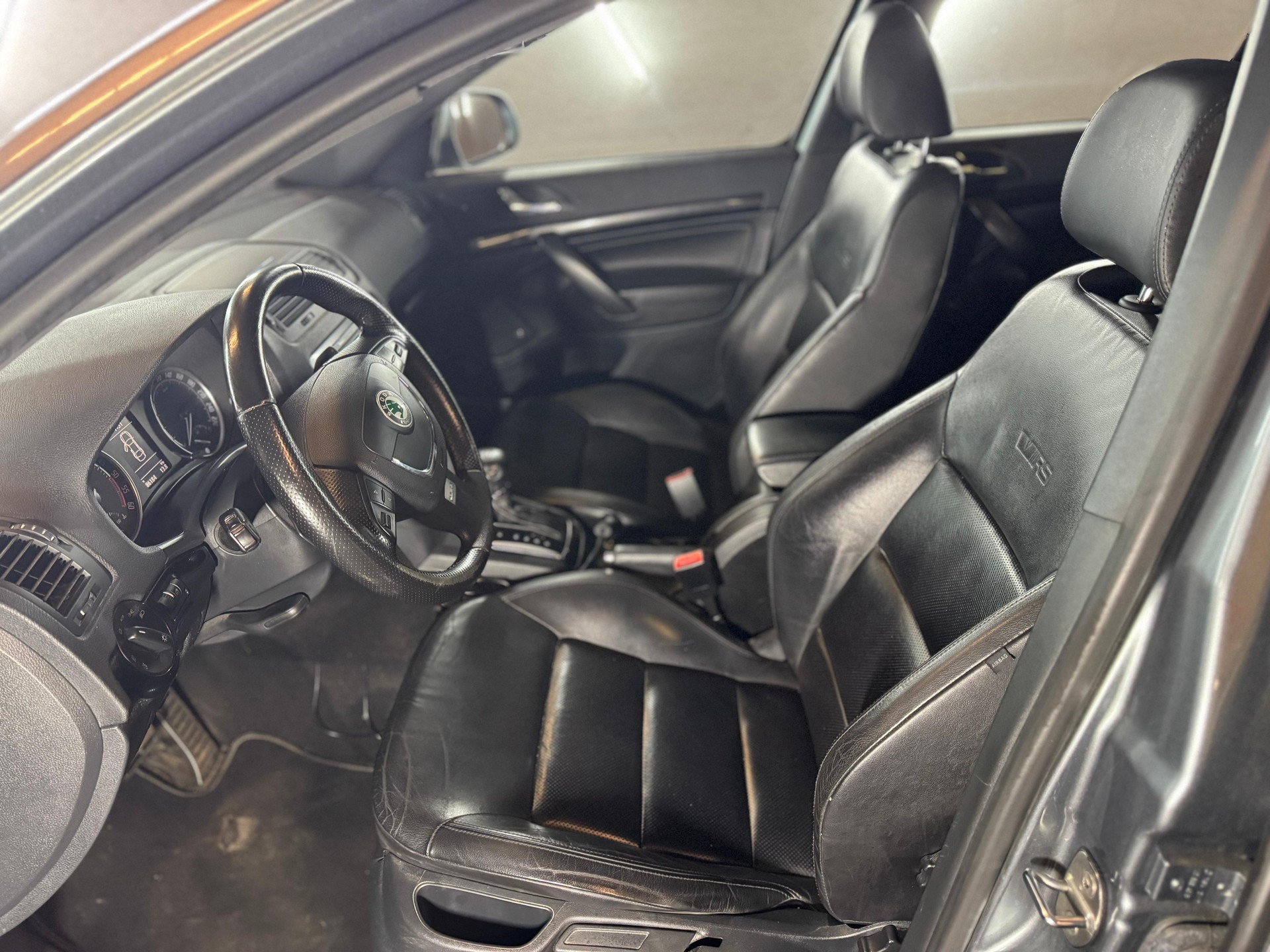 SKODA Octavia 2.0 TDI RS DSG-image-8
