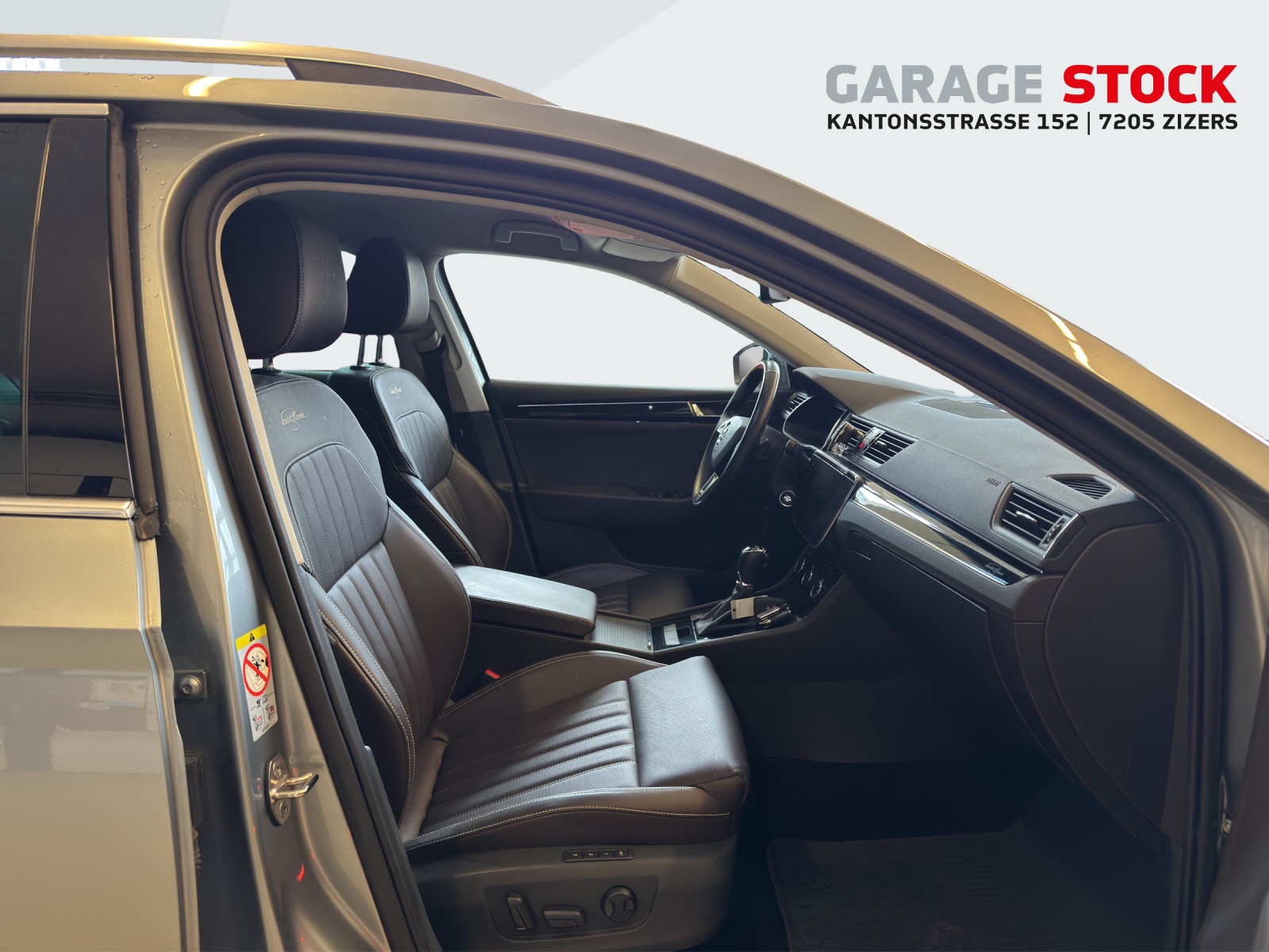 SKODA Superb Combi 2.0 TDi L&K 4x4 DSG-image-11