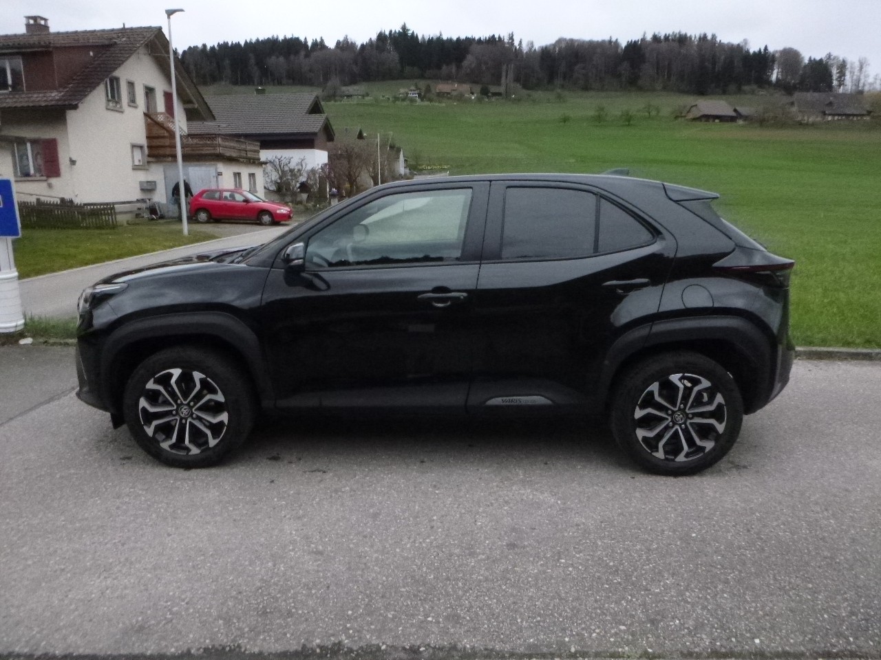 TOYOTA Yaris Cross 1.5 Trend e-CVT AWDi-showroom-element-2