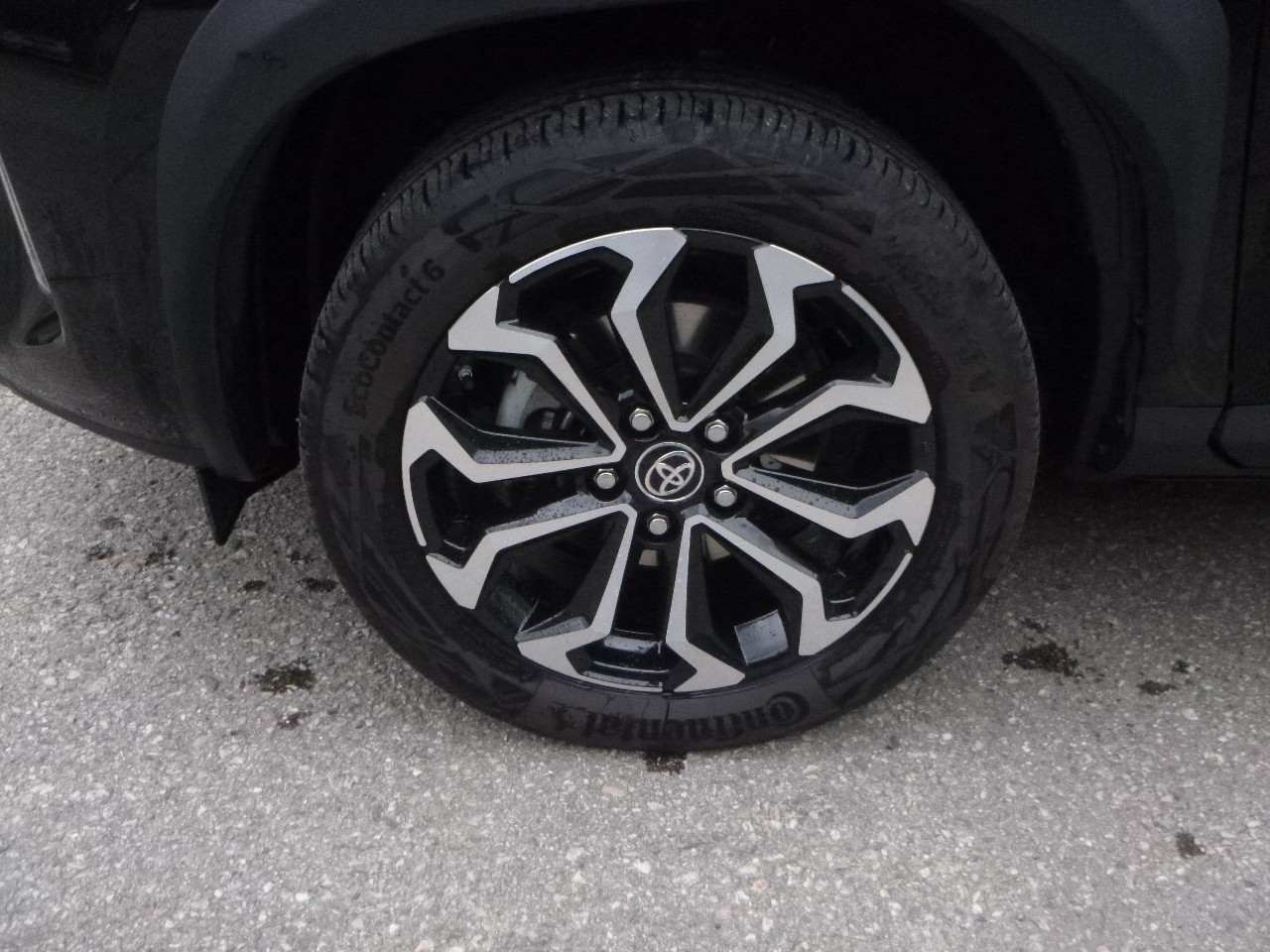 TOYOTA Yaris Cross 1.5 Trend e-CVT AWDi-showroom-element-1