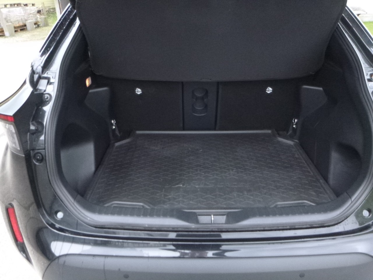 TOYOTA Yaris Cross 1.5 Trend e-CVT AWDi-image-9