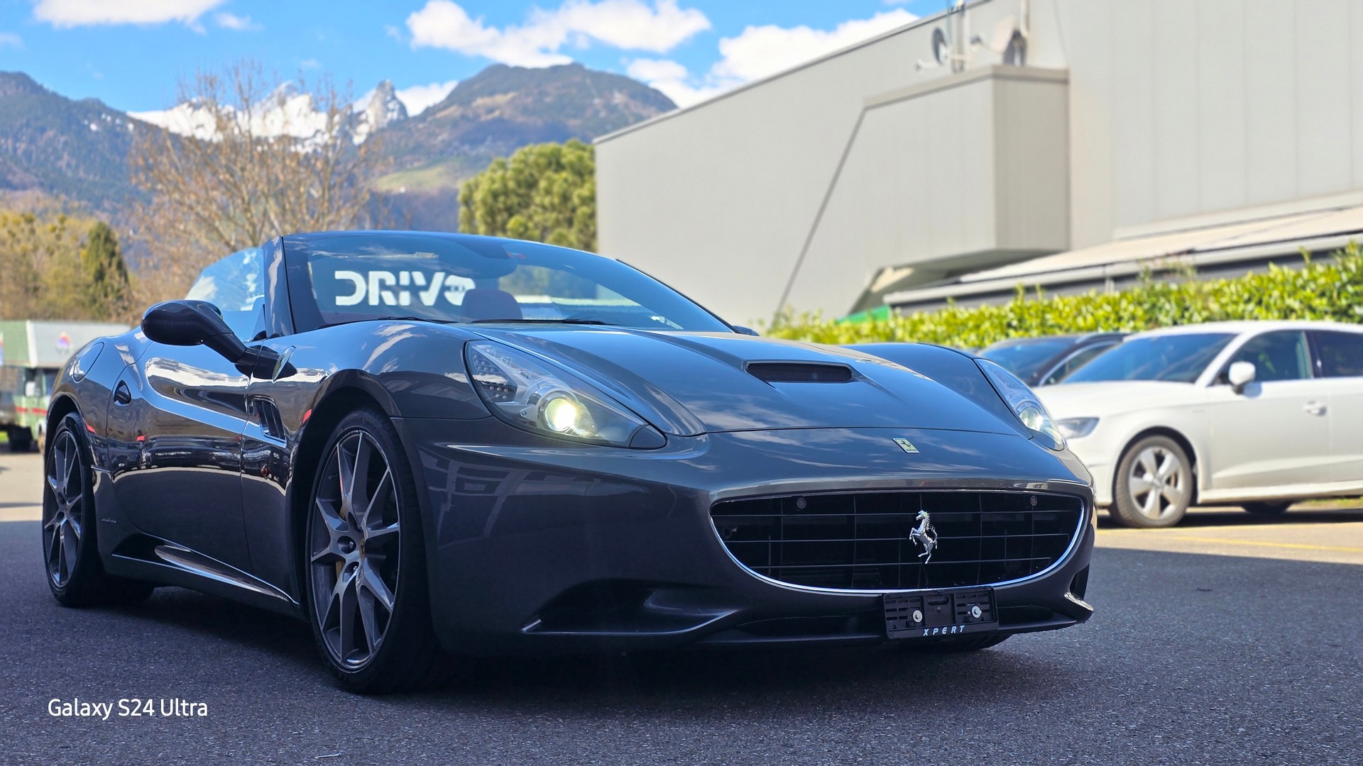 FERRARI California 4.3 V8-showroom-element-1