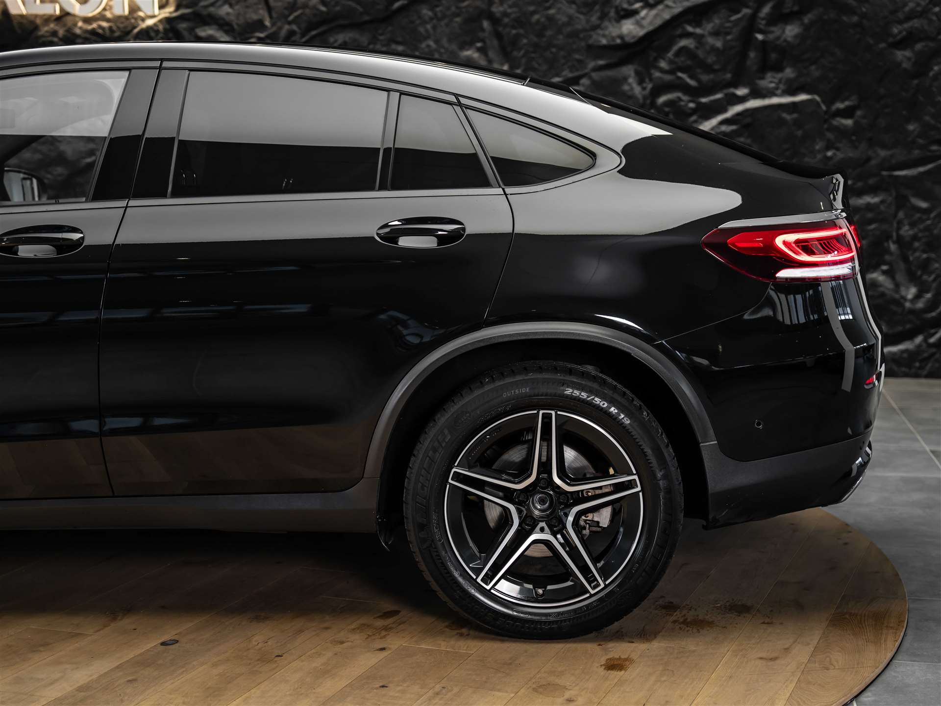 MERCEDES-BENZ GLC Coupé 300 d AMG Line 4Matic 9G-Tronic *Anhängerkupplung*-image-19