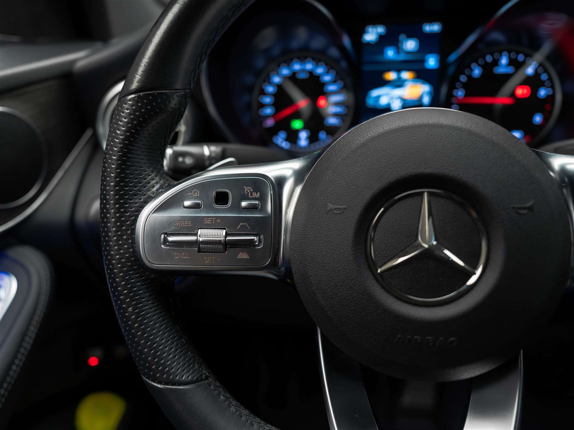 MERCEDES-BENZ GLC Coupé 300 d AMG Line 4Matic 9G-Tronic *Anhängerkupplung*-image-30