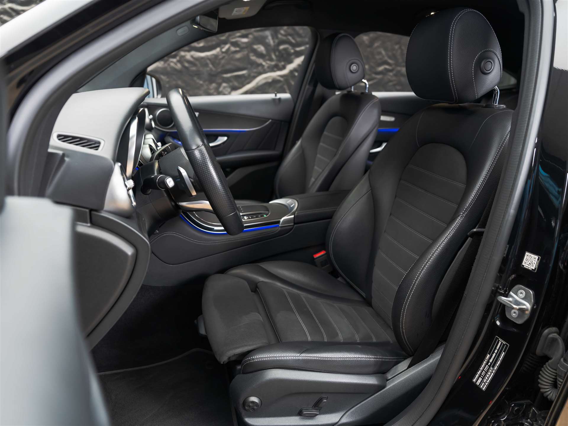 MERCEDES-BENZ GLC Coupé 300 d AMG Line 4Matic 9G-Tronic *Anhängerkupplung*-image-11