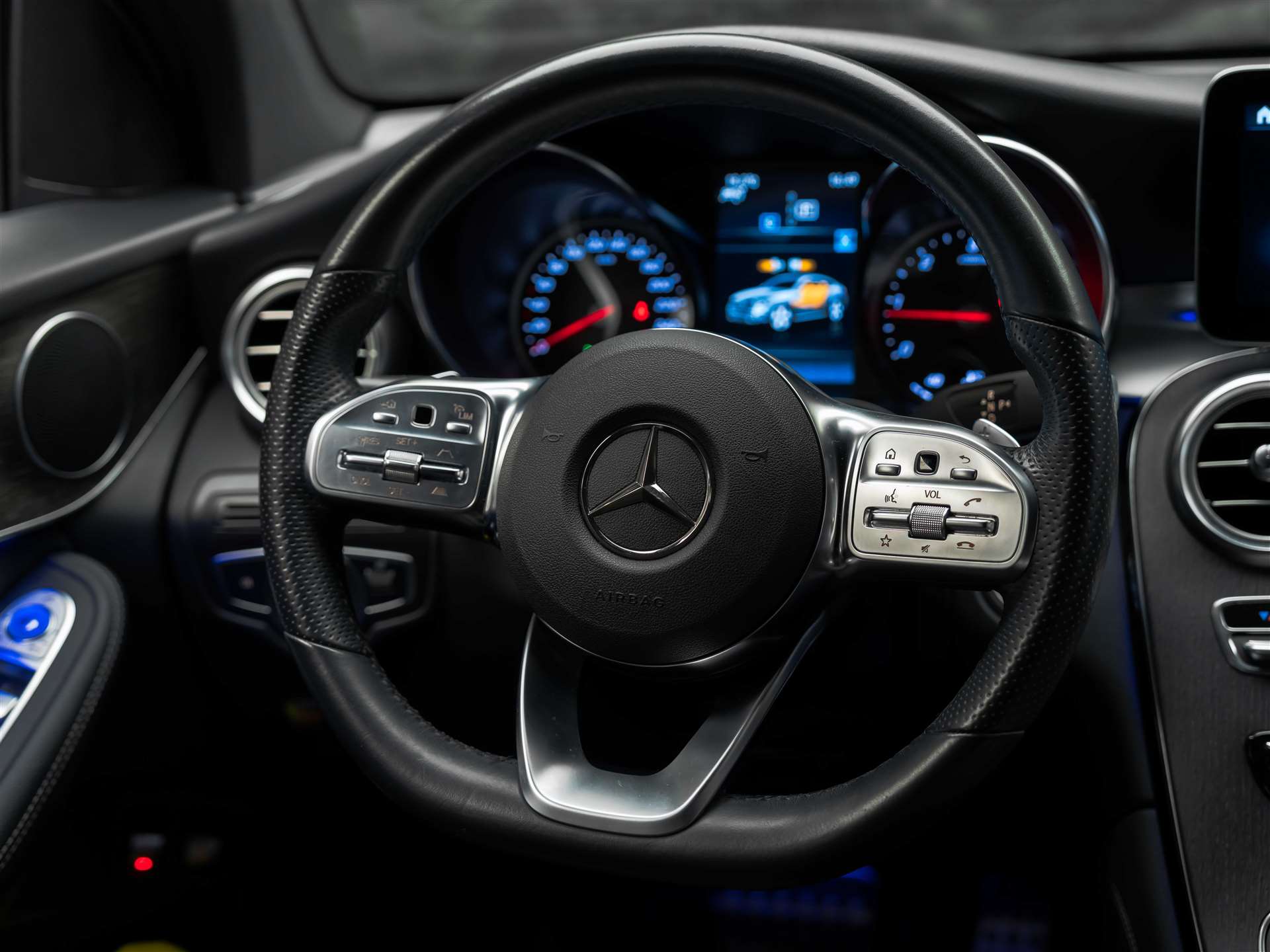 MERCEDES-BENZ GLC Coupé 300 d AMG Line 4Matic 9G-Tronic *Anhängerkupplung*-image-27