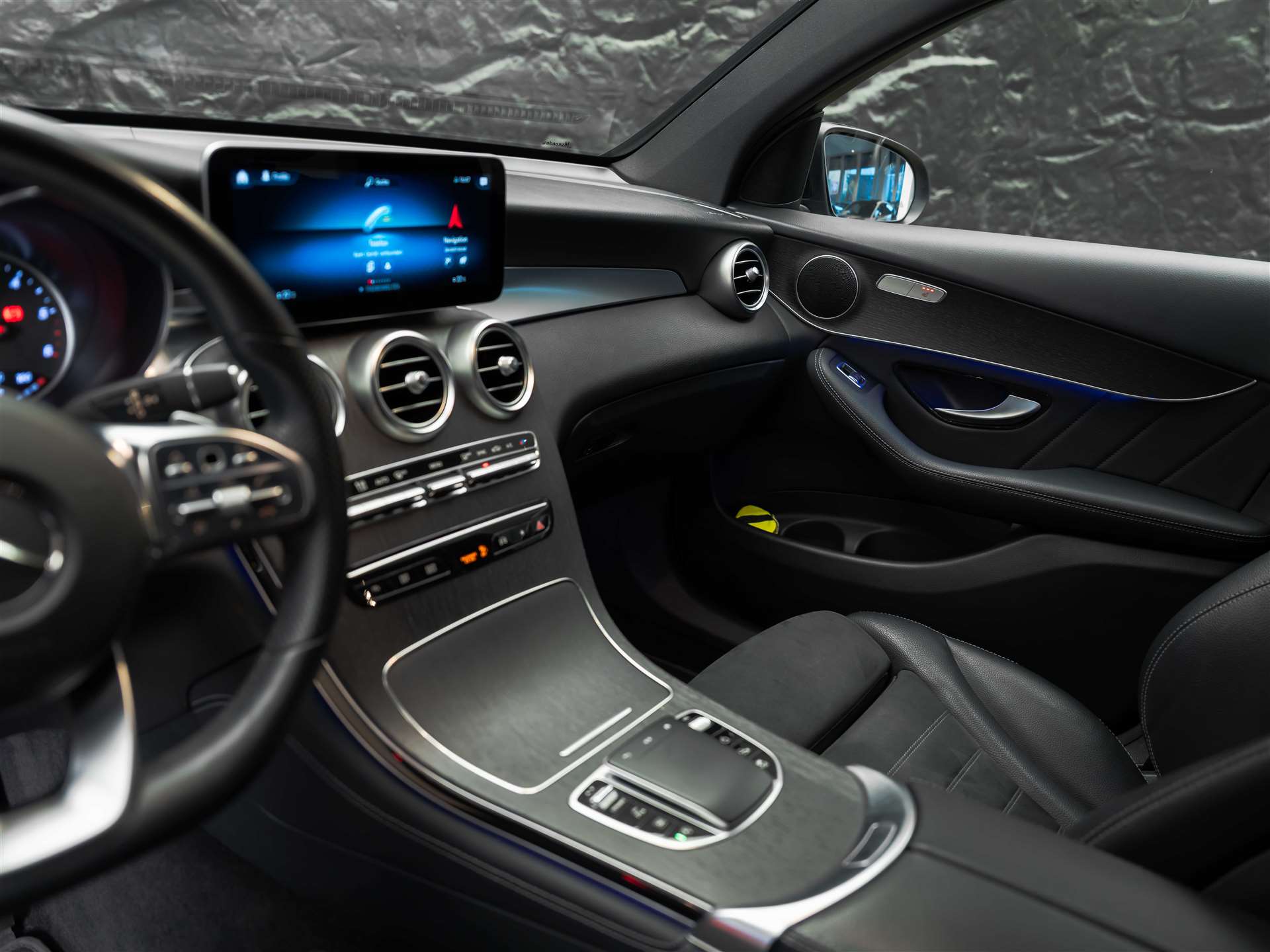 MERCEDES-BENZ GLC Coupé 300 d AMG Line 4Matic 9G-Tronic *Anhängerkupplung*-image-9