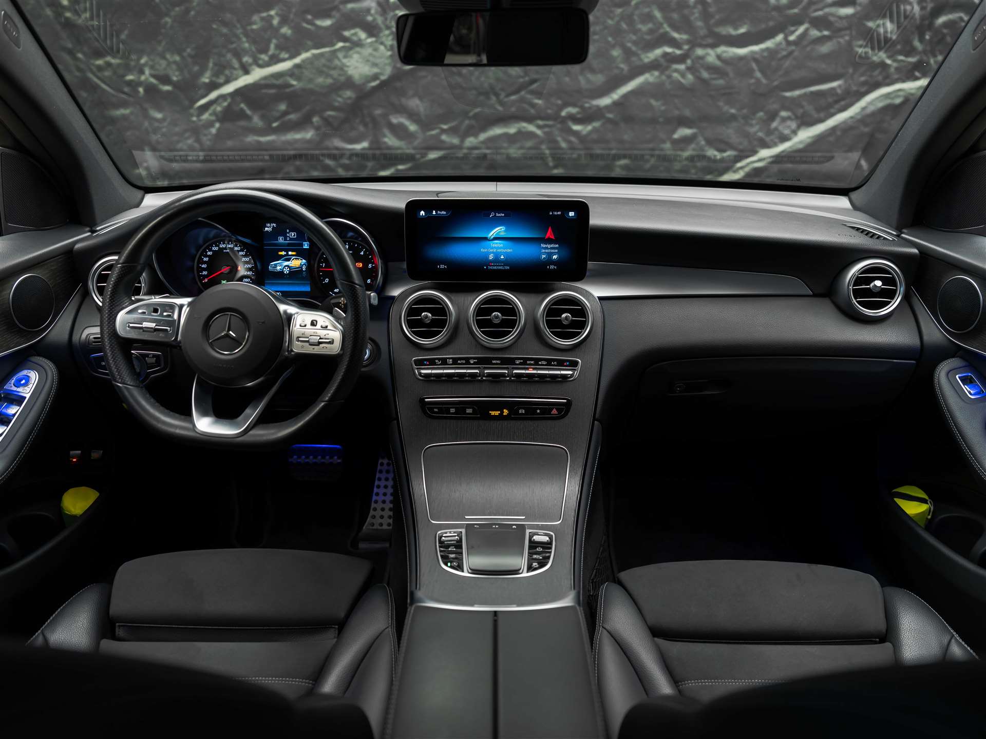 MERCEDES-BENZ GLC Coupé 300 d AMG Line 4Matic 9G-Tronic *Anhängerkupplung*-image-15