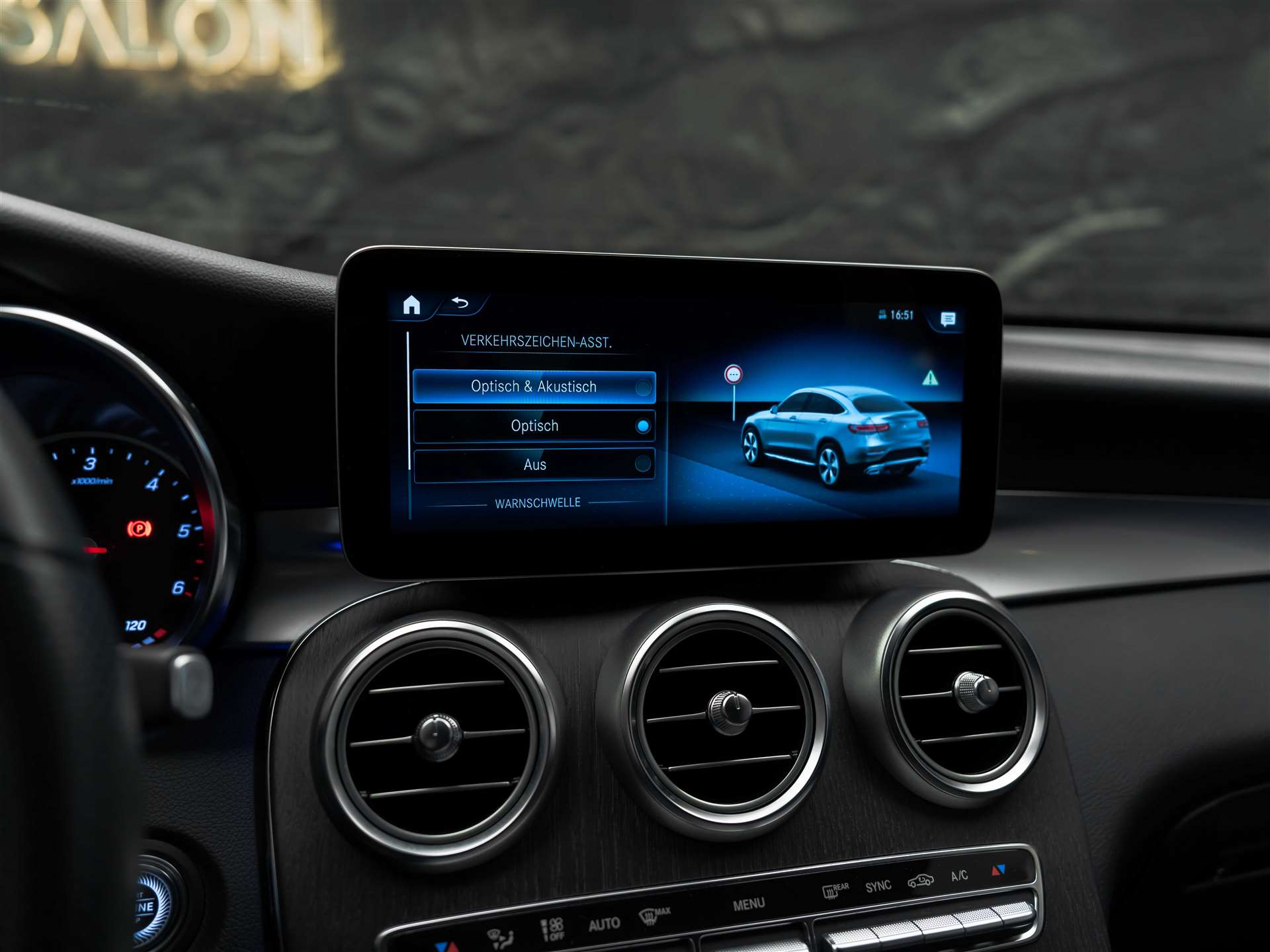 MERCEDES-BENZ GLC Coupé 300 d AMG Line 4Matic 9G-Tronic *Anhängerkupplung*-image-39