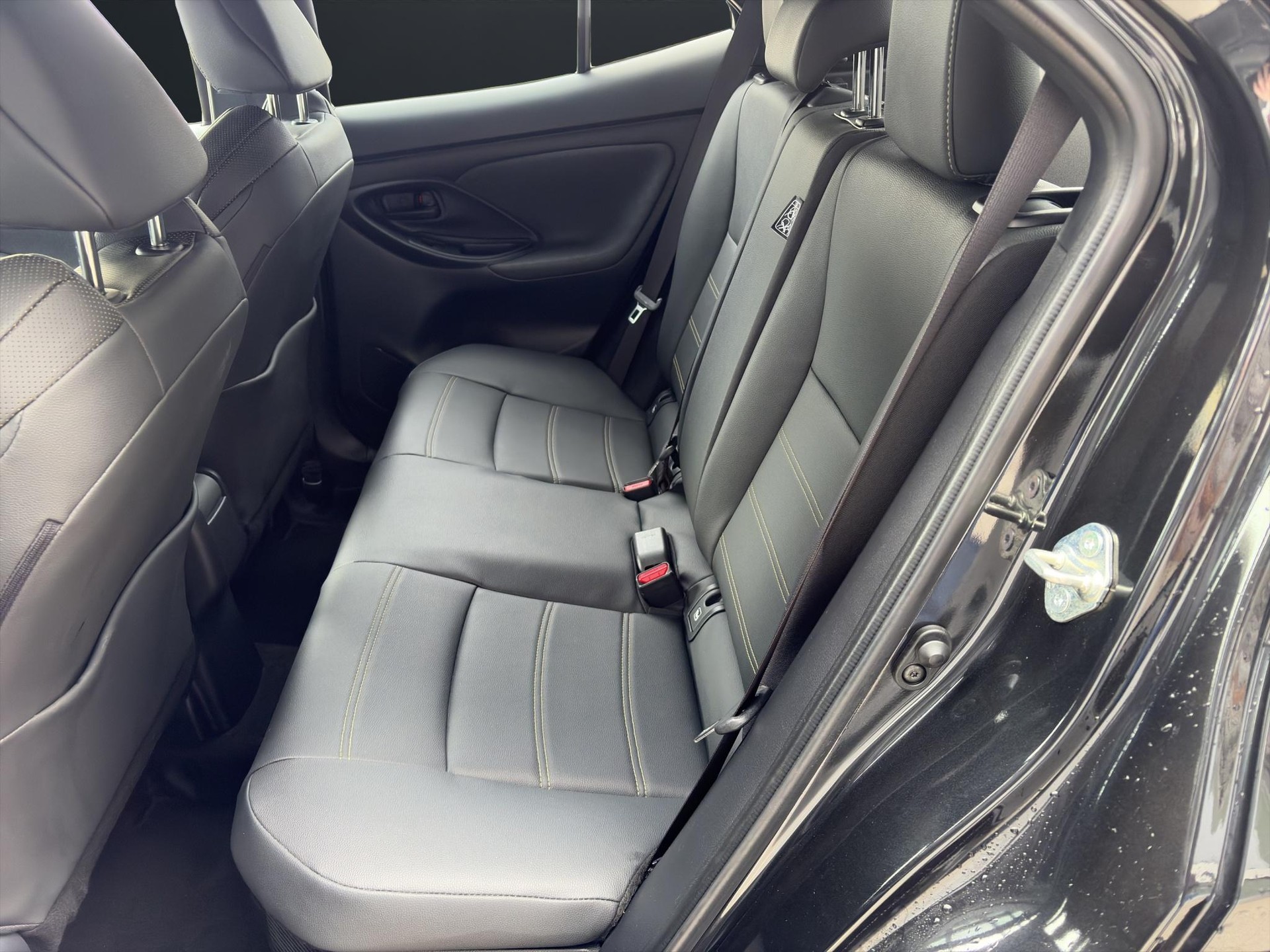 TOYOTA Yaris Cross 1.5 VVT-i HSD Premiere Edition AWD-i-image-14