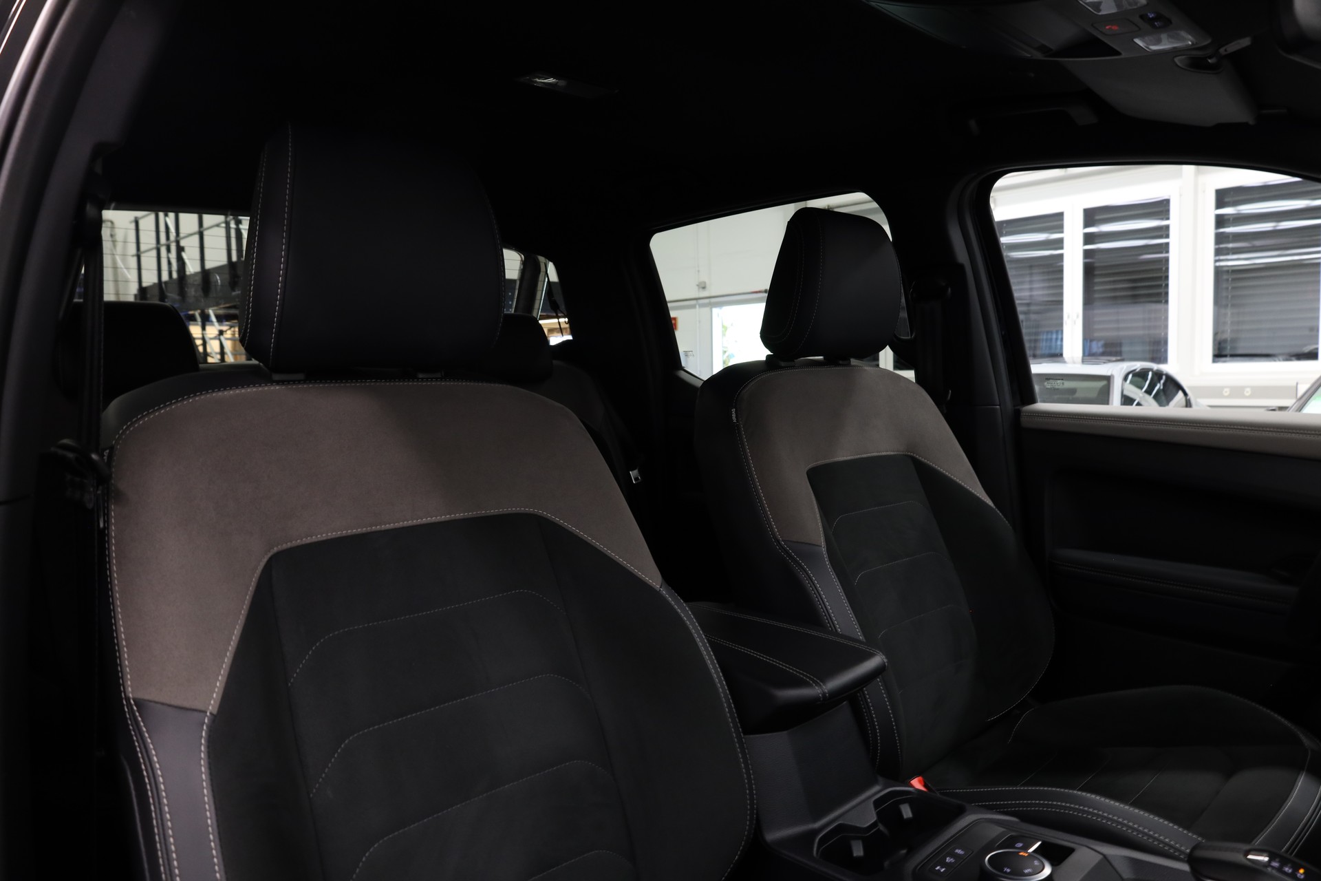 VW Amarok DKab. Pick-up 3.0 TDI 240 Style Winter 2 4m-image-18