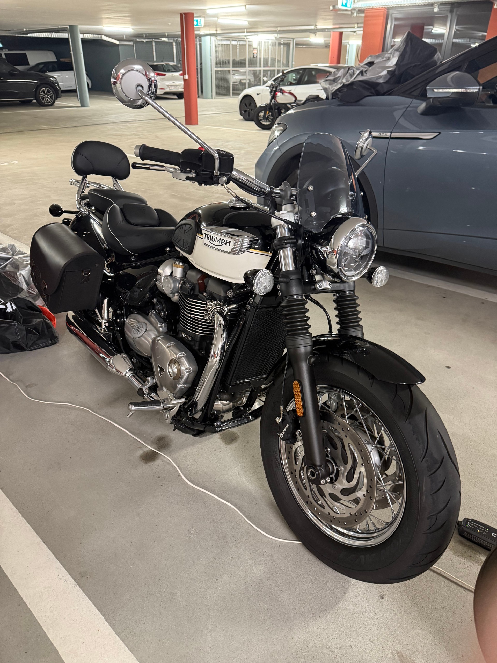 TRIUMPH Bonneville 1200 Speedmaster-image-2