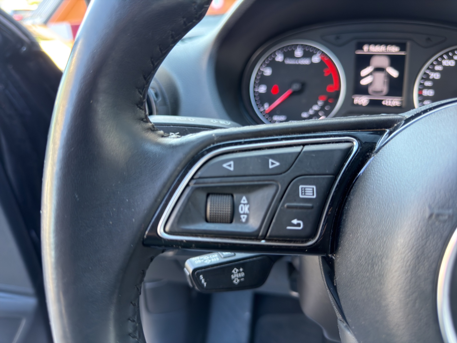 AUDI Q2 1.4 TFSI S-tronic-image-21