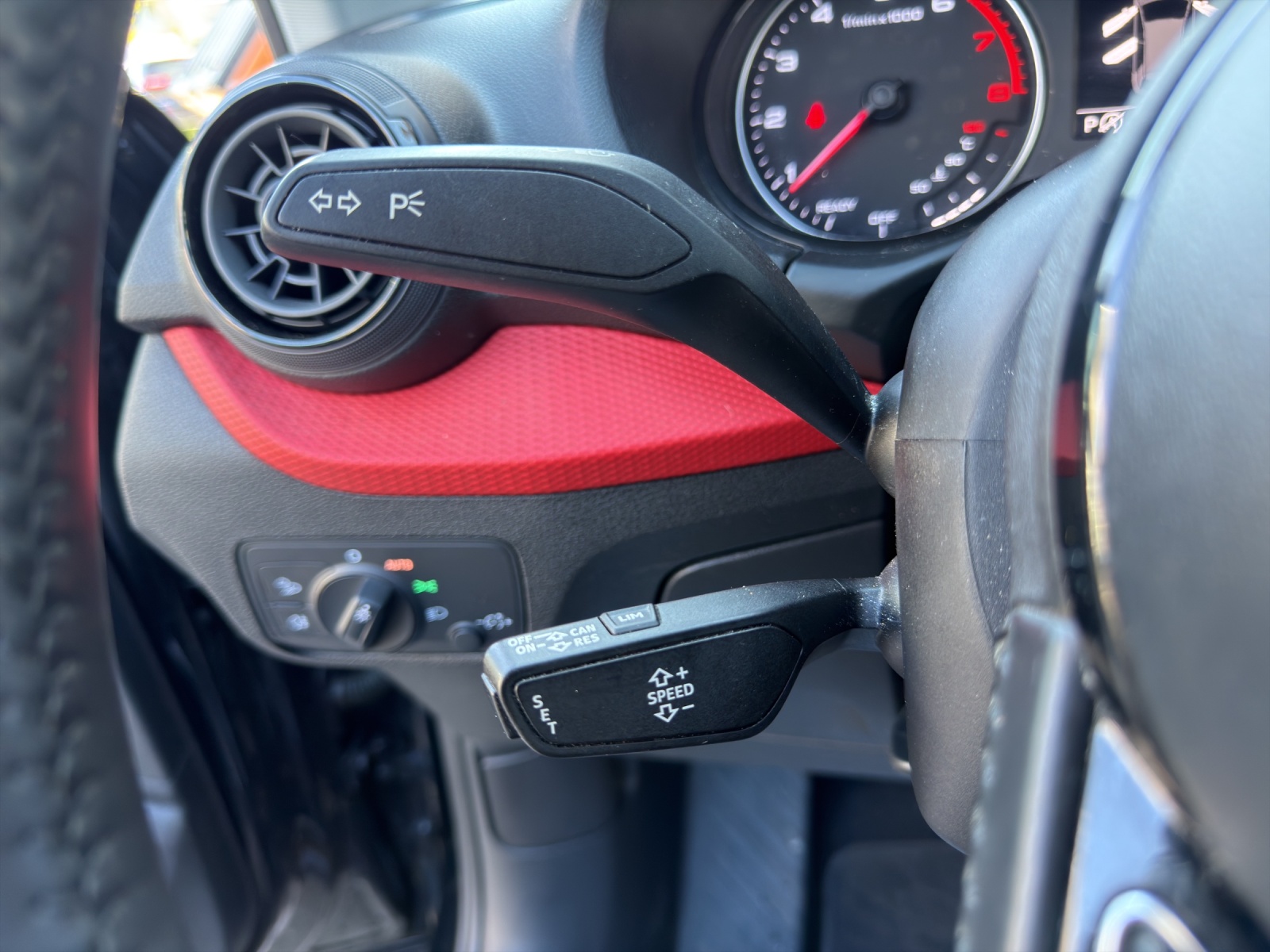AUDI Q2 1.4 TFSI S-tronic-image-22