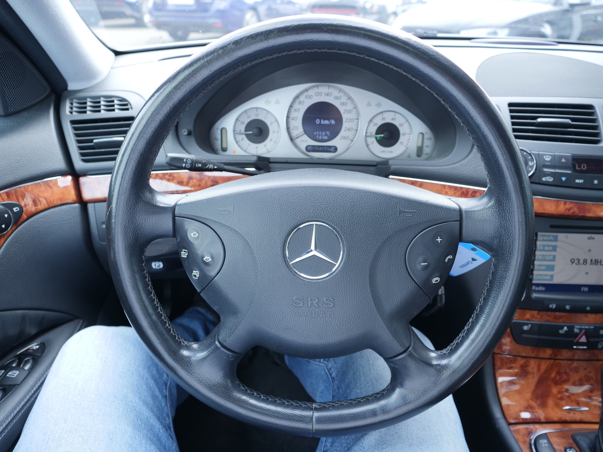 MERCEDES-BENZ E 500 Elégance 4Matic Automatic-image-10