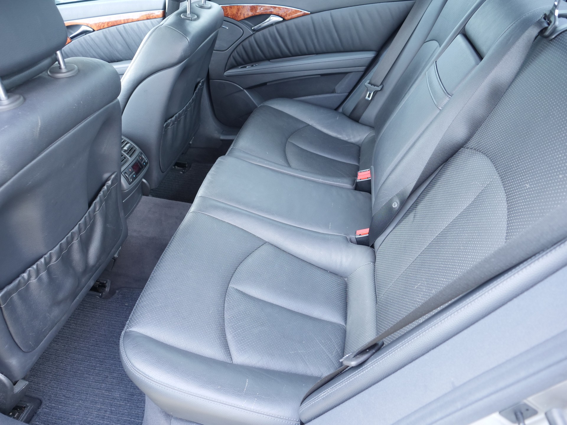 MERCEDES-BENZ E 500 Elégance 4Matic Automatic-image-9