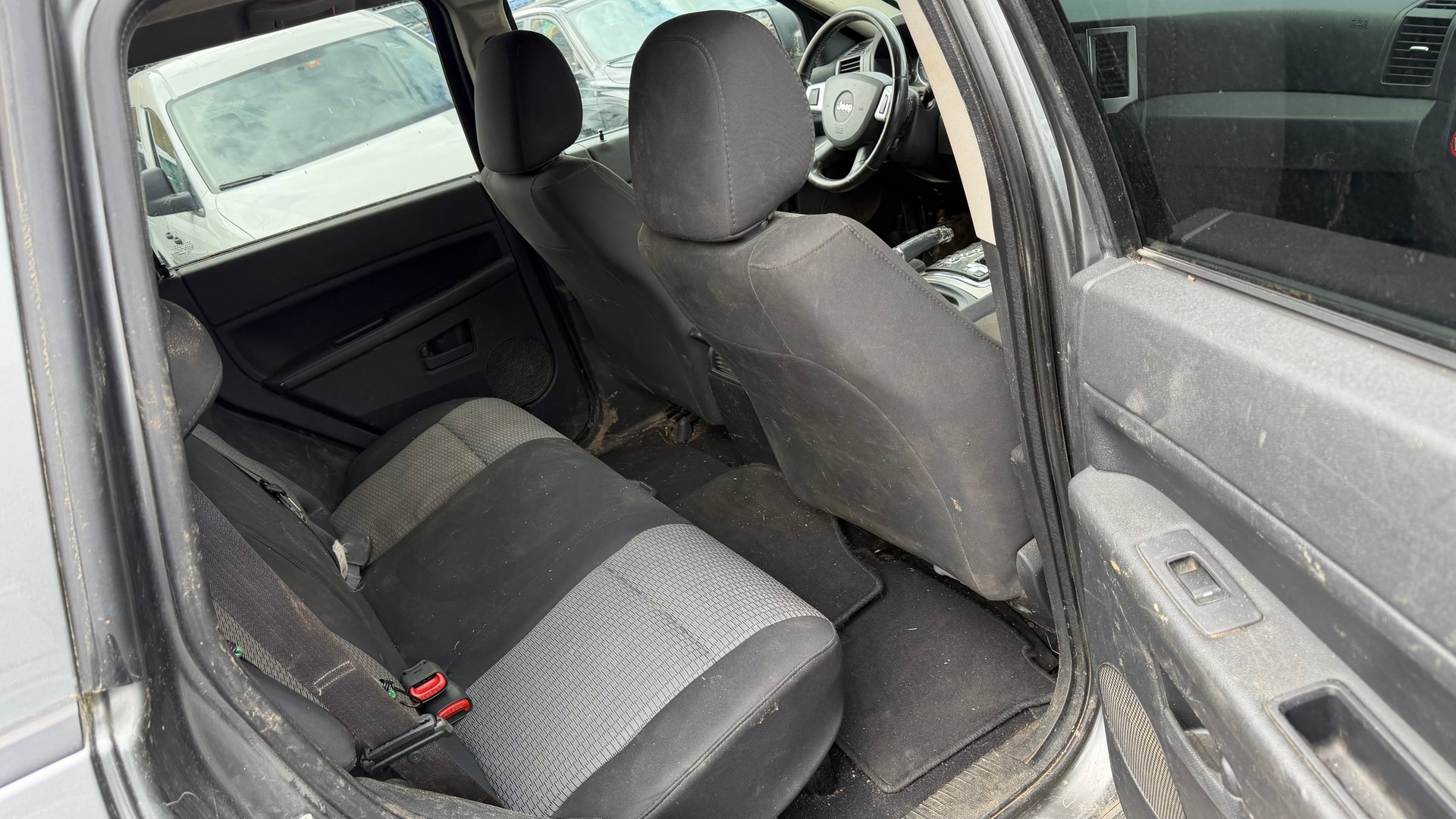 JEEP Grand Cherokee 3.0 CRD Laredo Automatic-image-7