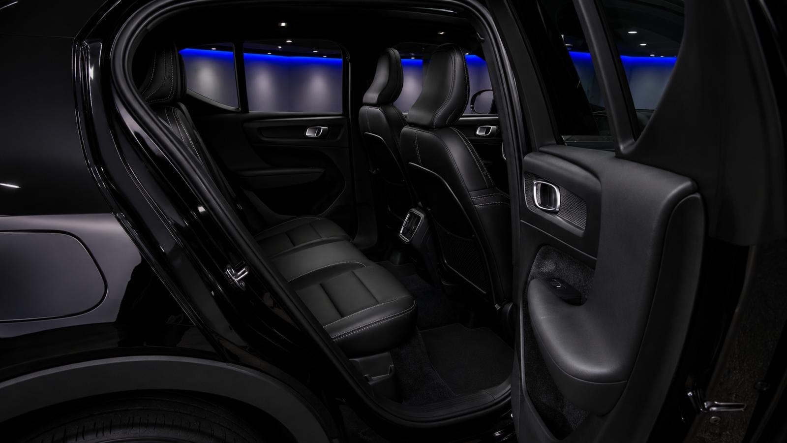 VOLVO XC40 D3 Momentum Geartronic-image-10
