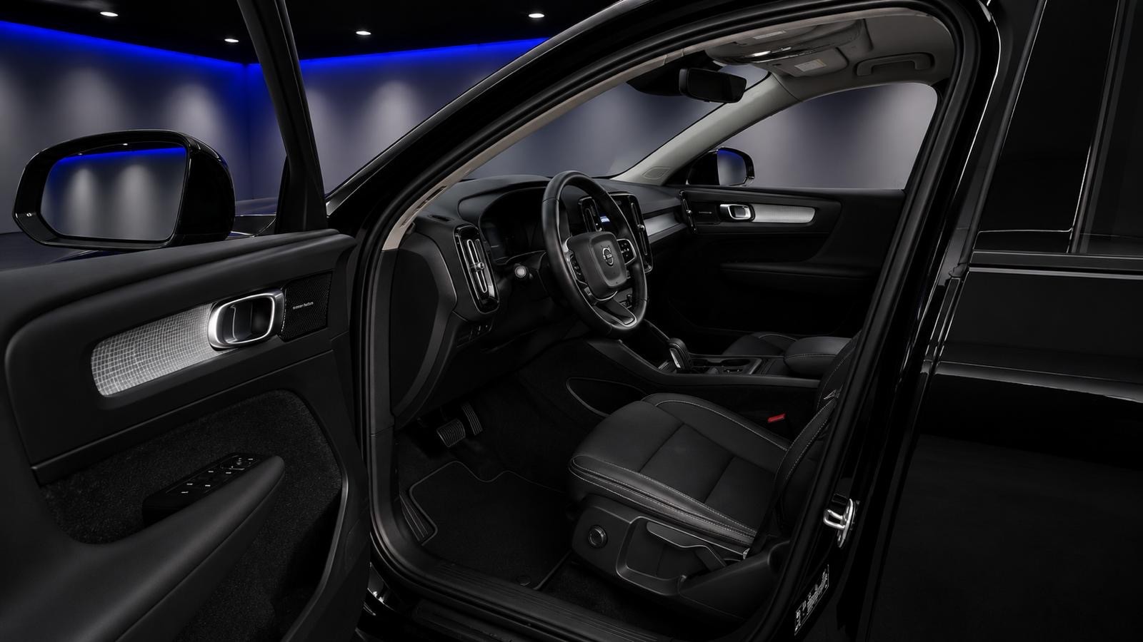 VOLVO XC40 D3 Momentum Geartronic-image-8
