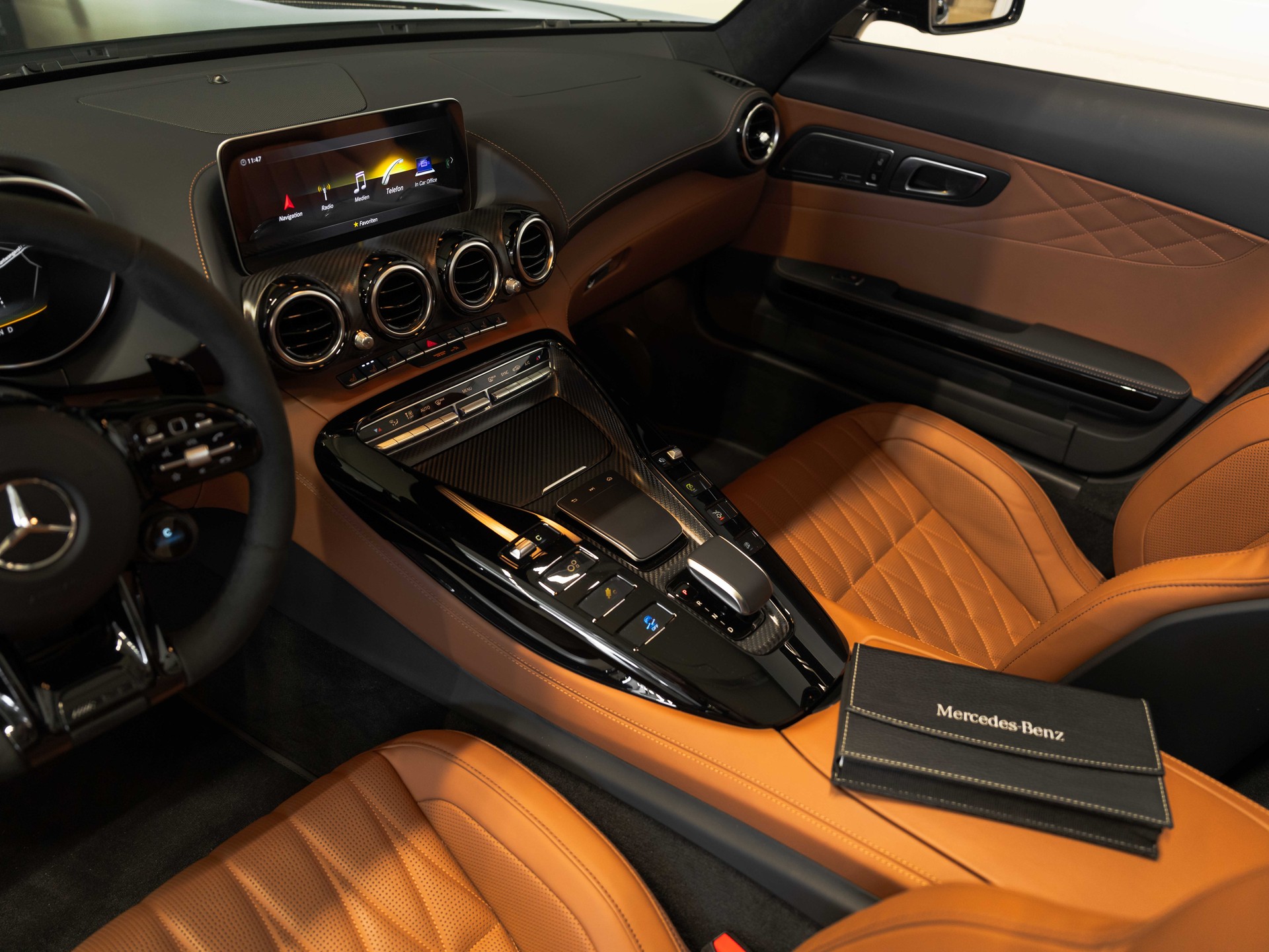MERCEDES-BENZ AMG GT Roadster Speedshift DCT-image-10