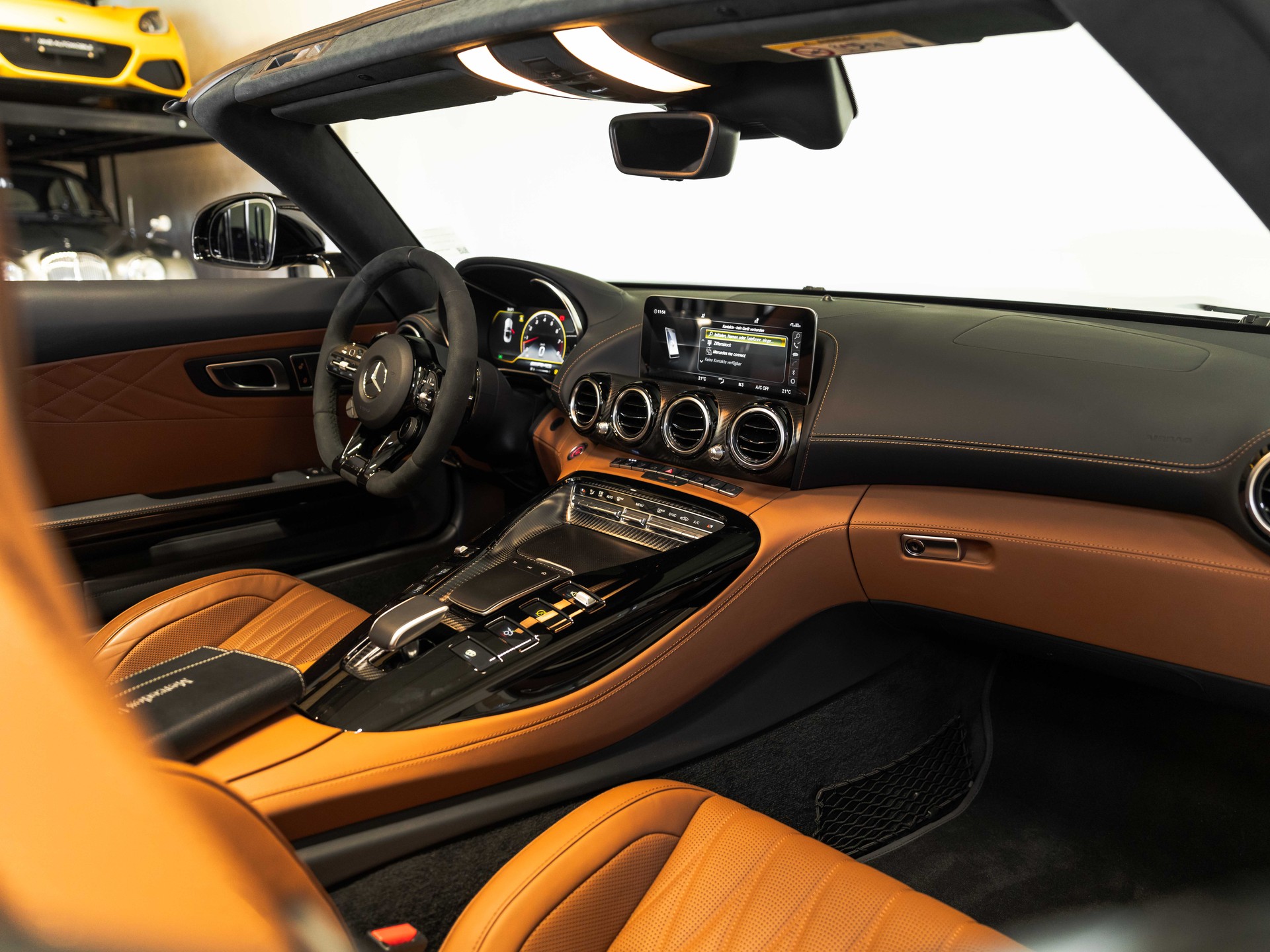 MERCEDES-BENZ AMG GT Roadster Speedshift DCT-image-26