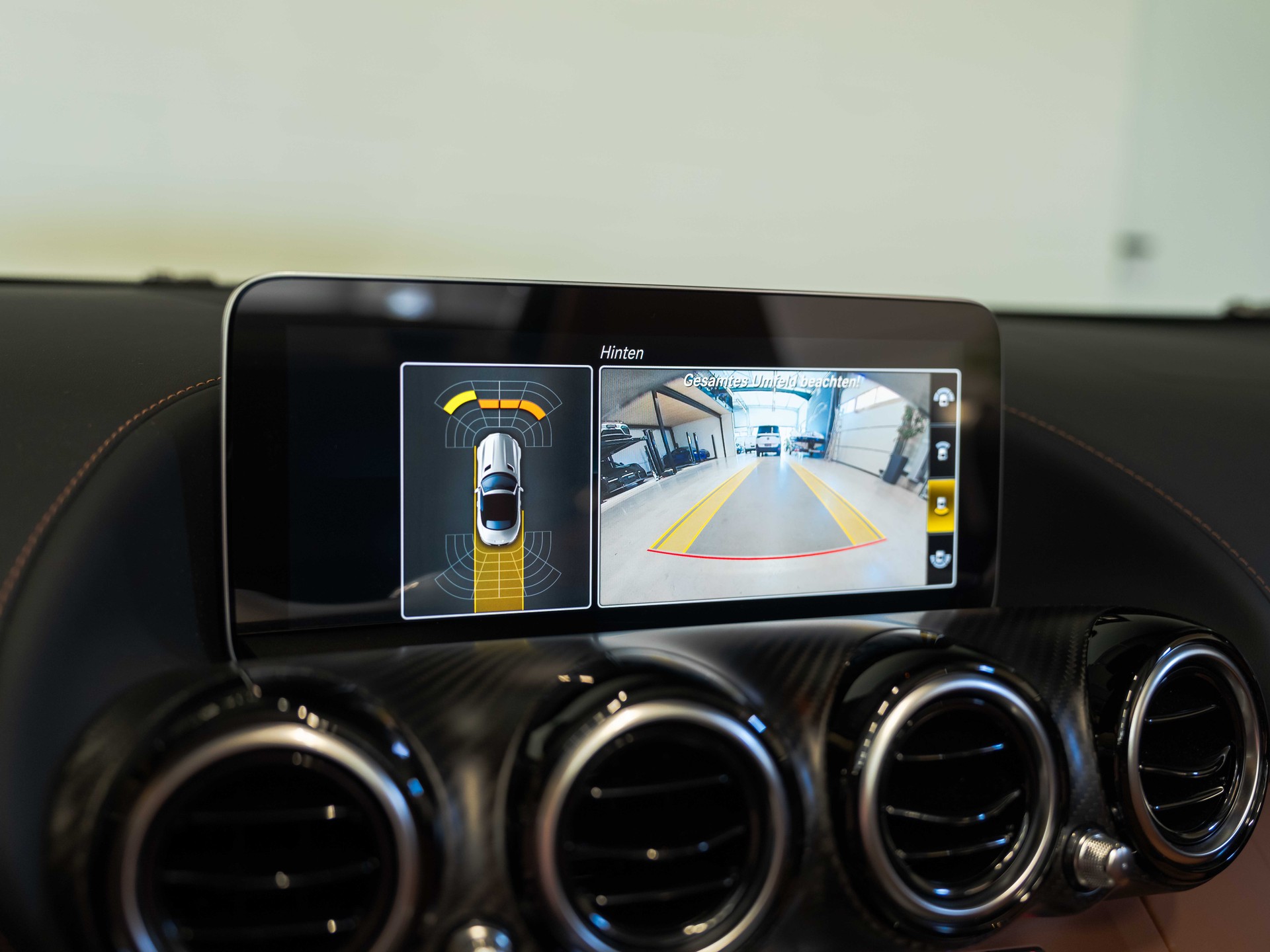 MERCEDES-BENZ AMG GT Roadster Speedshift DCT-image-41