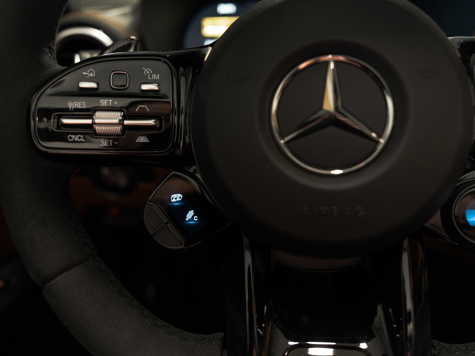 MERCEDES-BENZ AMG GT Roadster Speedshift DCT-image-46