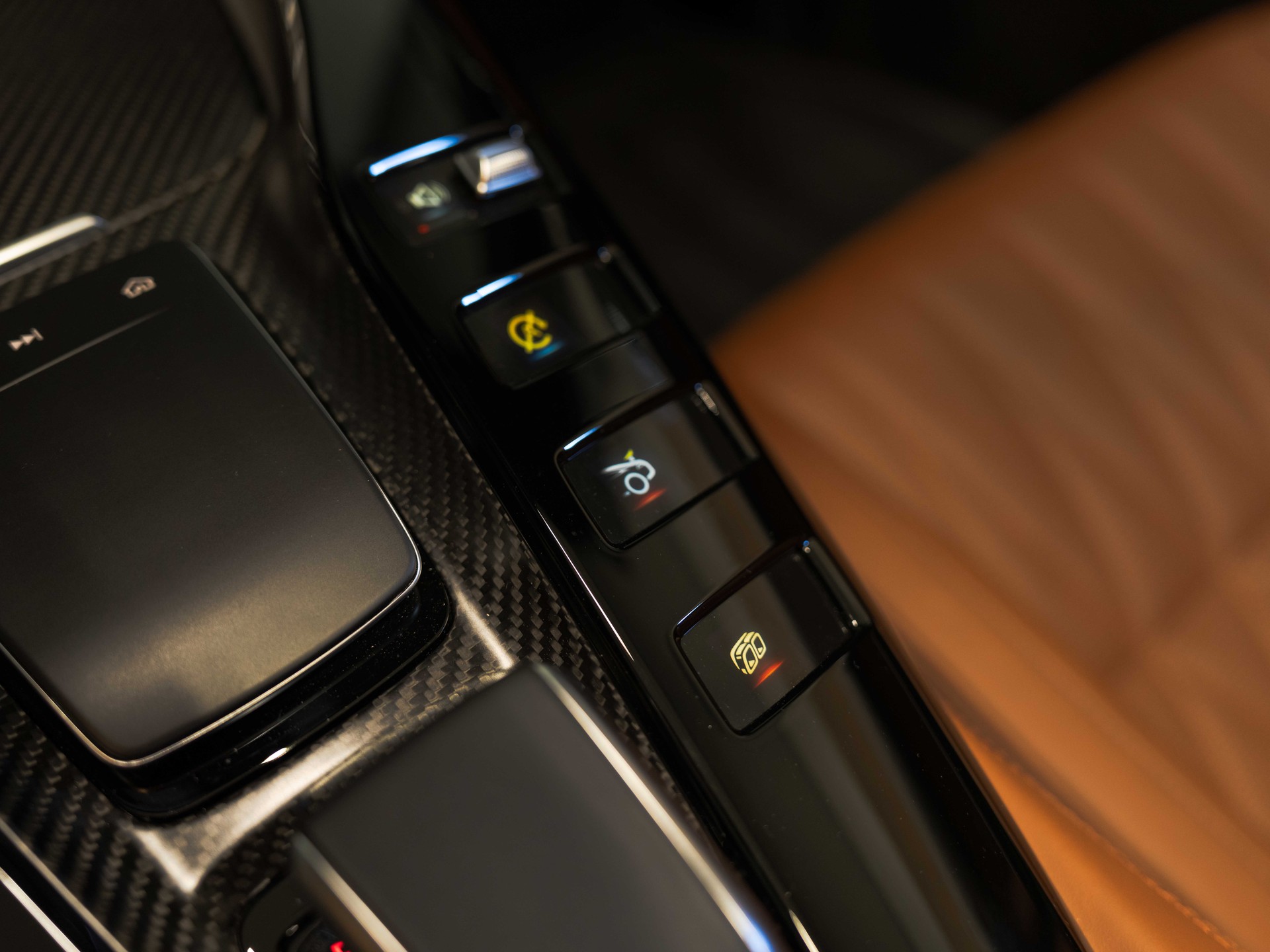 MERCEDES-BENZ AMG GT Roadster Speedshift DCT-image-45