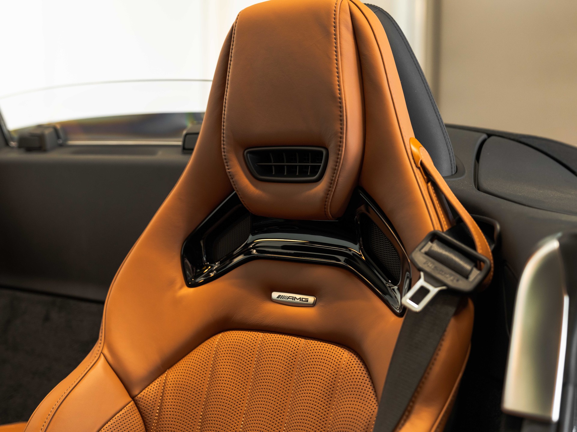 MERCEDES-BENZ AMG GT Roadster Speedshift DCT-image-13