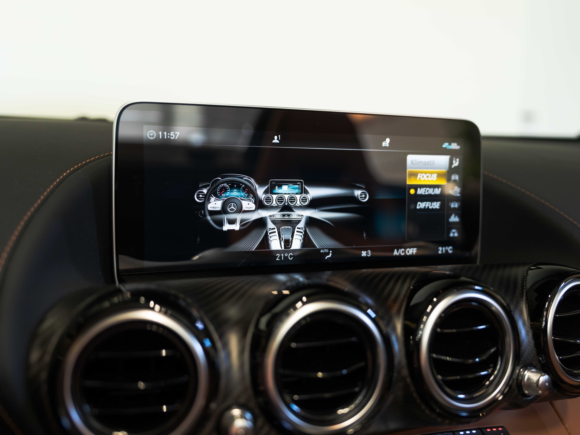 MERCEDES-BENZ AMG GT Roadster Speedshift DCT-image-34