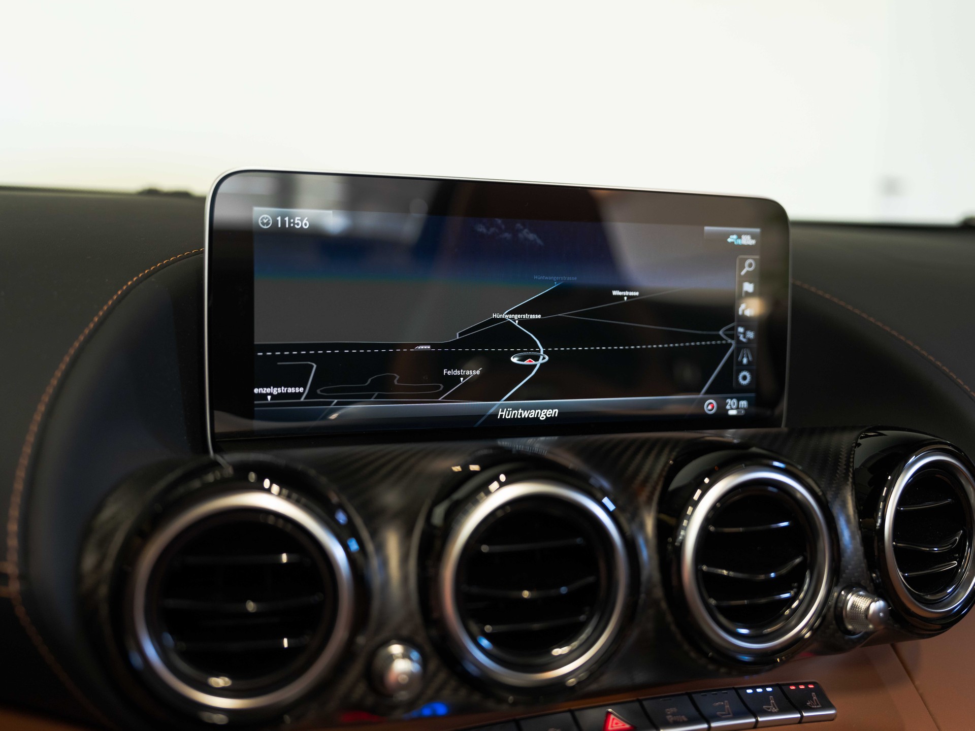 MERCEDES-BENZ AMG GT Roadster Speedshift DCT-image-33