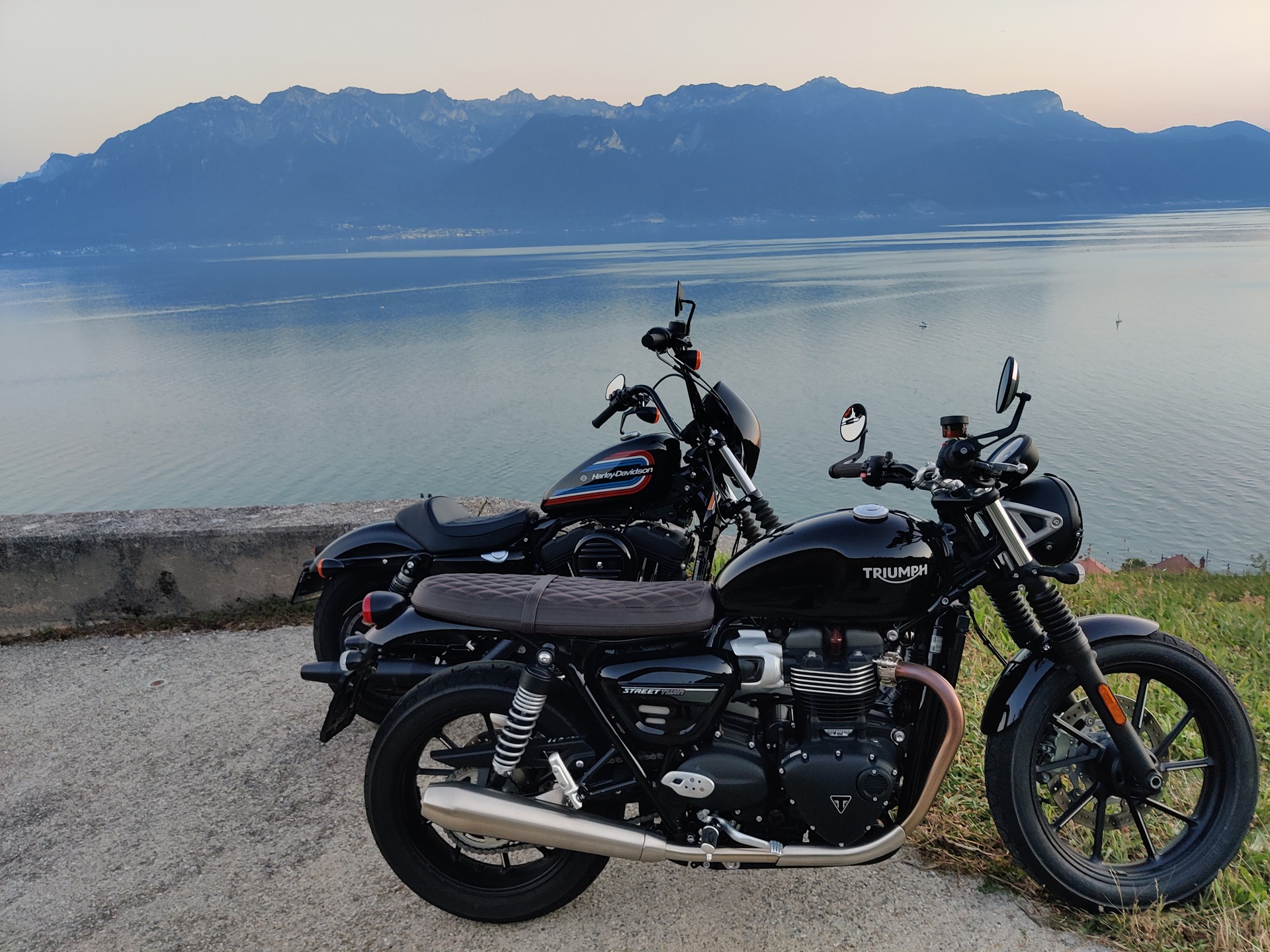 TRIUMPH Street Twin 900 Black-image-1
