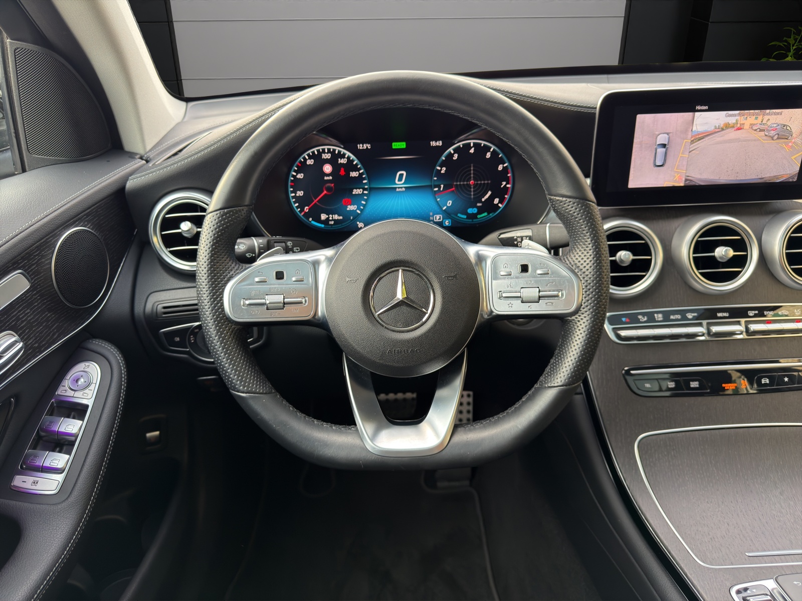 MERCEDES-BENZ GLC 200 AMG Line 4Matic-image-8